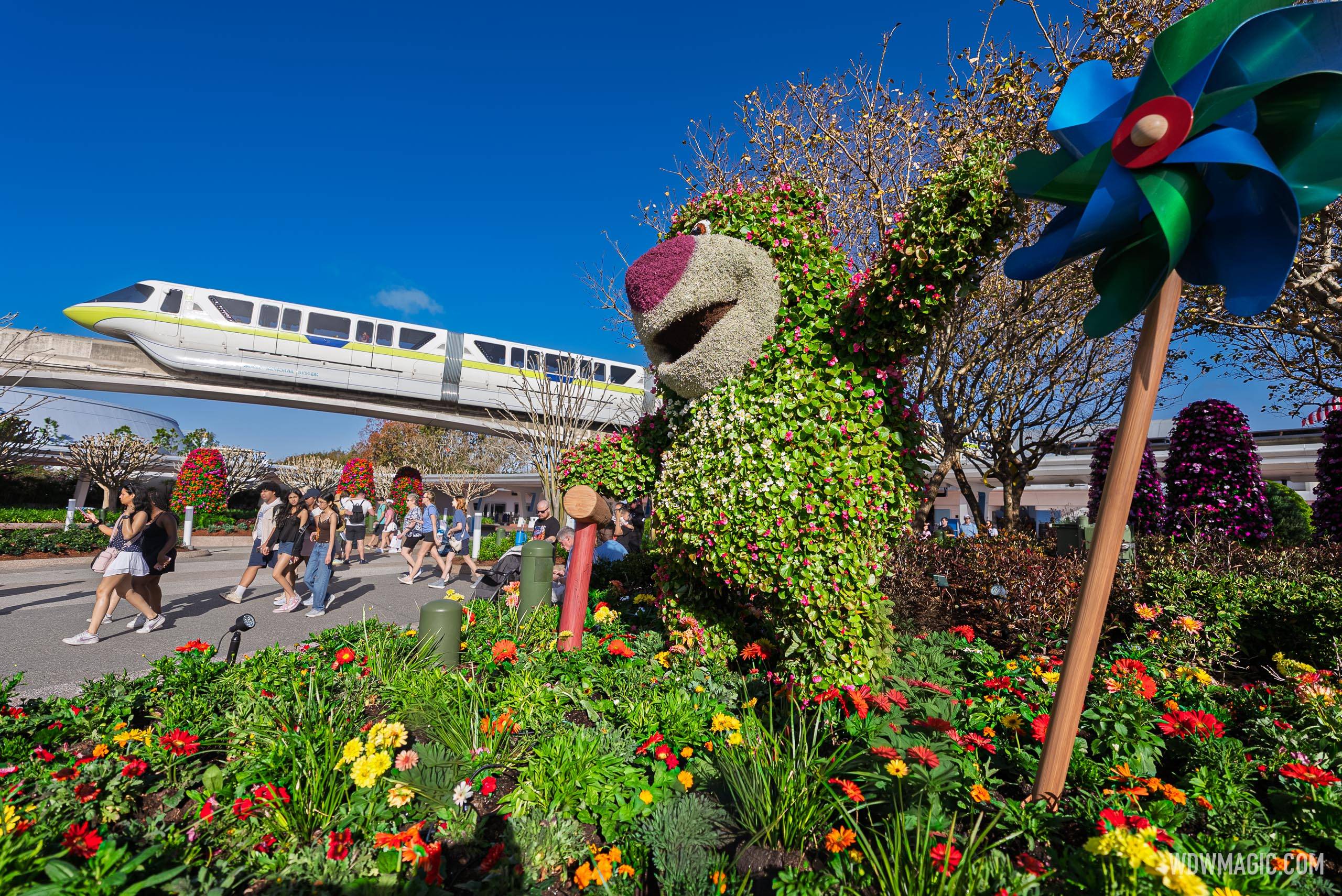 EPCOT's Strawberry-Scented Lotso Topiary Up Close