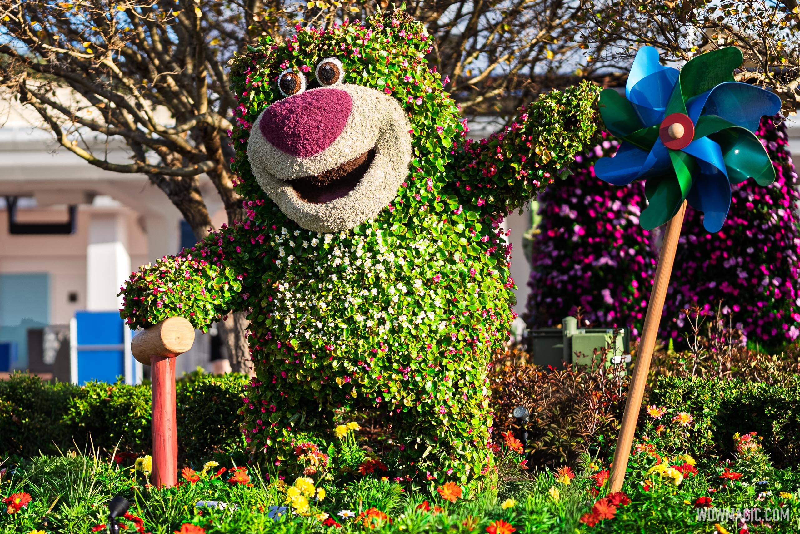 EPCOT's Strawberry-Scented Lotso Topiary Up Close