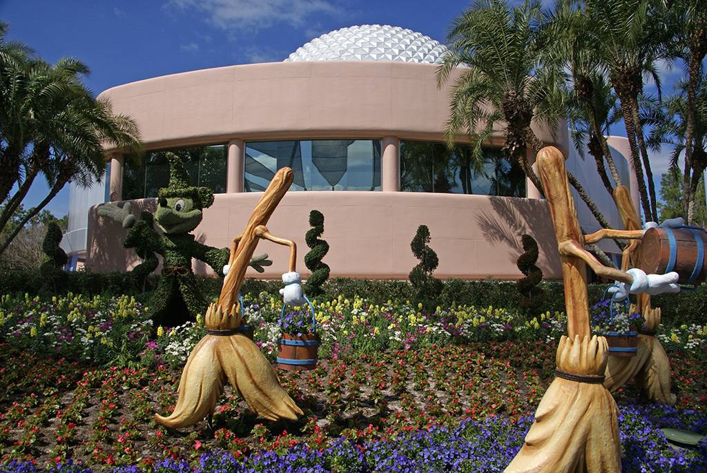 Photos of the Epcot International Flower and Garden Festival 2009 preparations