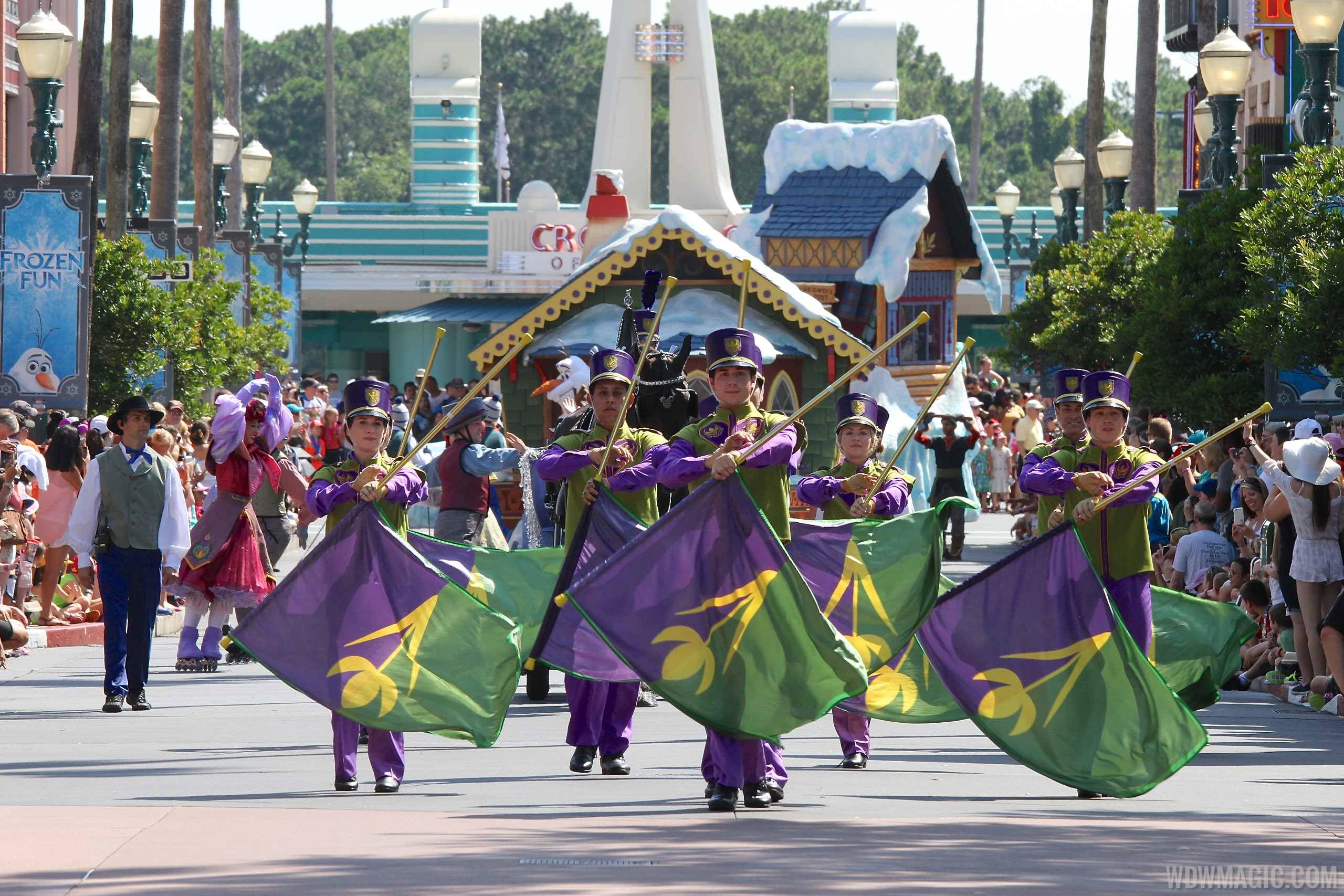 Frozen Royal Welcome 2015 - Flag Bearers