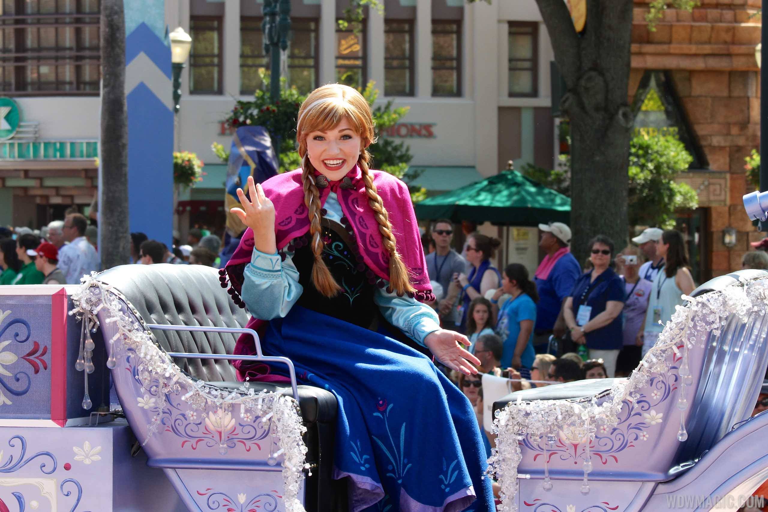 Frozen Royal Welcome 2015 - Princess Anna closeup