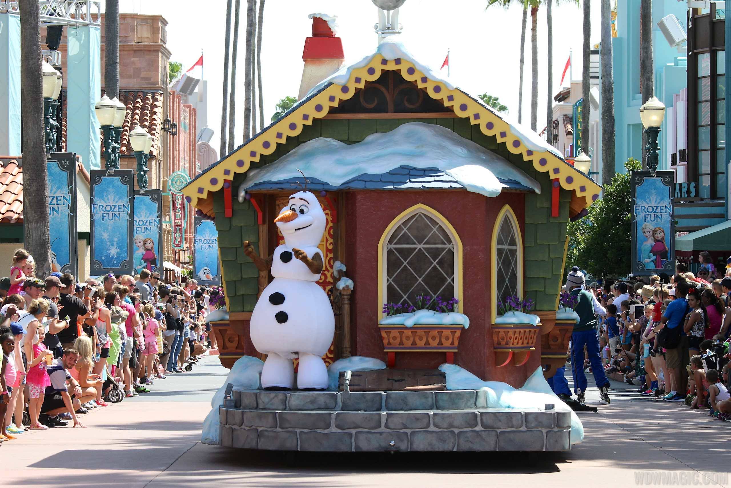 Frozen Royal Welcome 2015 - Olaf