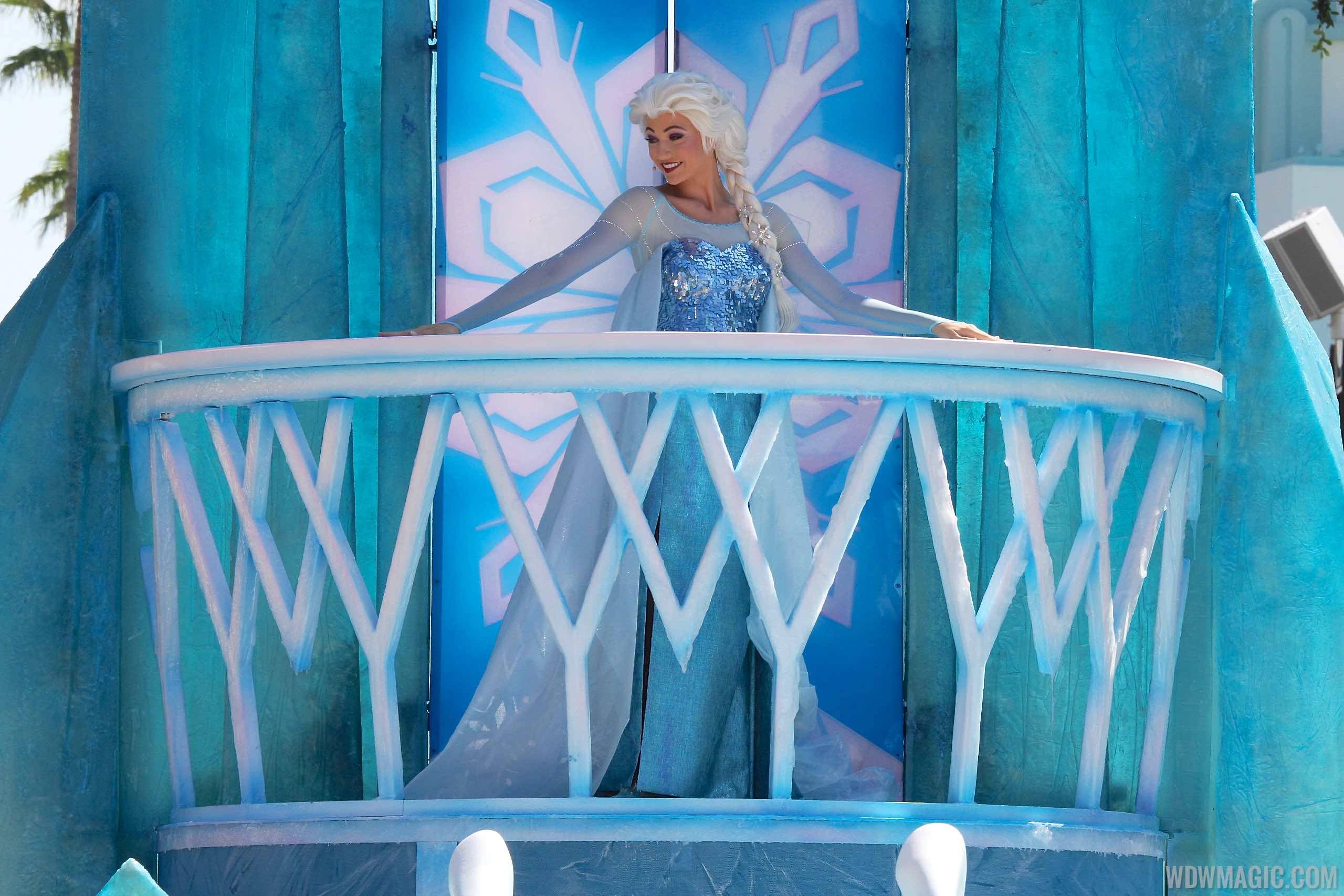 Frozen Royal Welcome 2015 - Queen Elsa