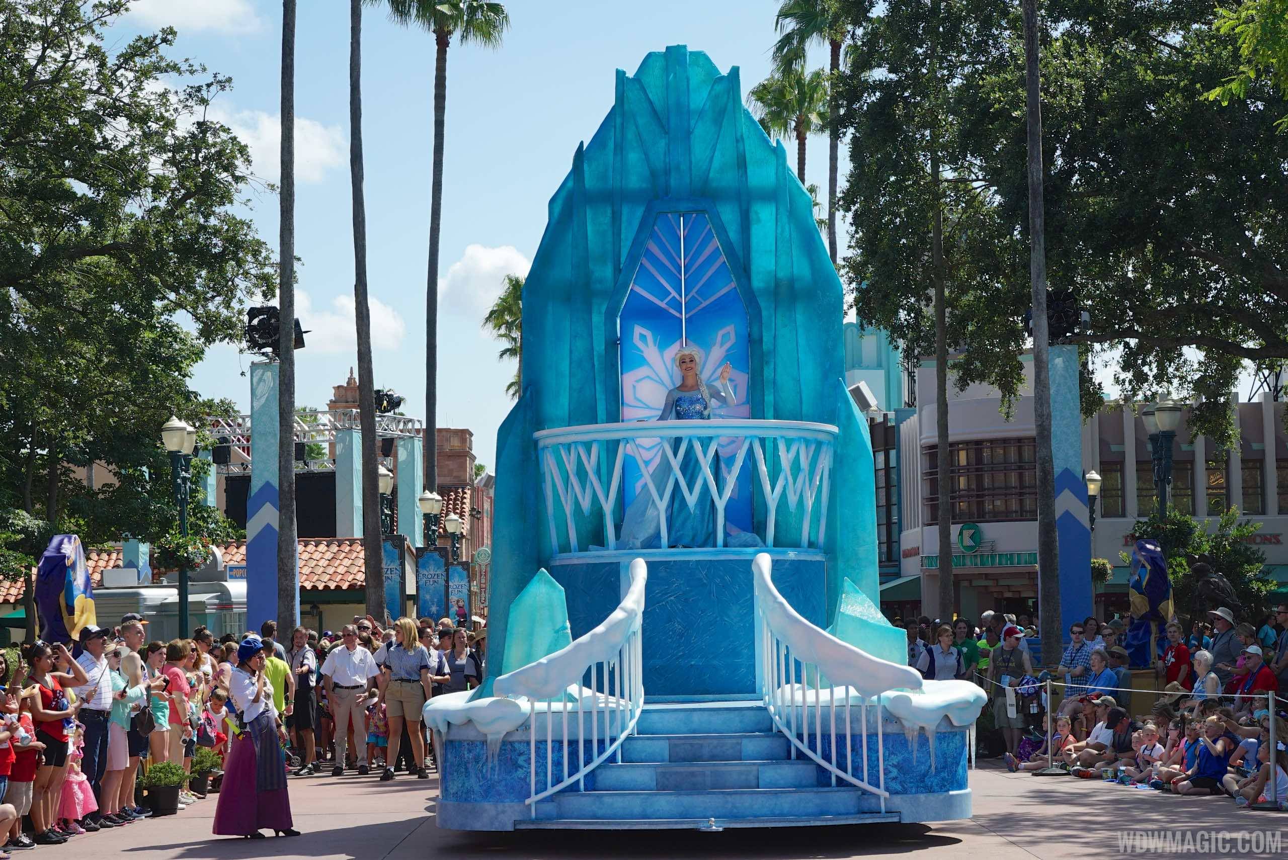 VIDEO - New pyro design for this year's Frozen Fireworks at Disney's Hollywood Studios