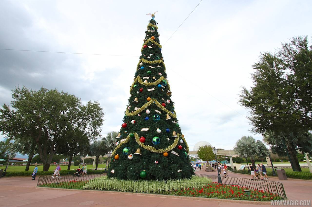 PHOTOS - Epcot's 2013 holiday decorations now up