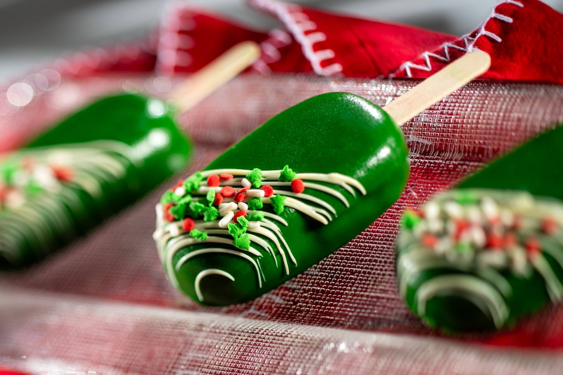 Full List of 2025 EPCOT Festival of the Holidays Food and Drink Menus