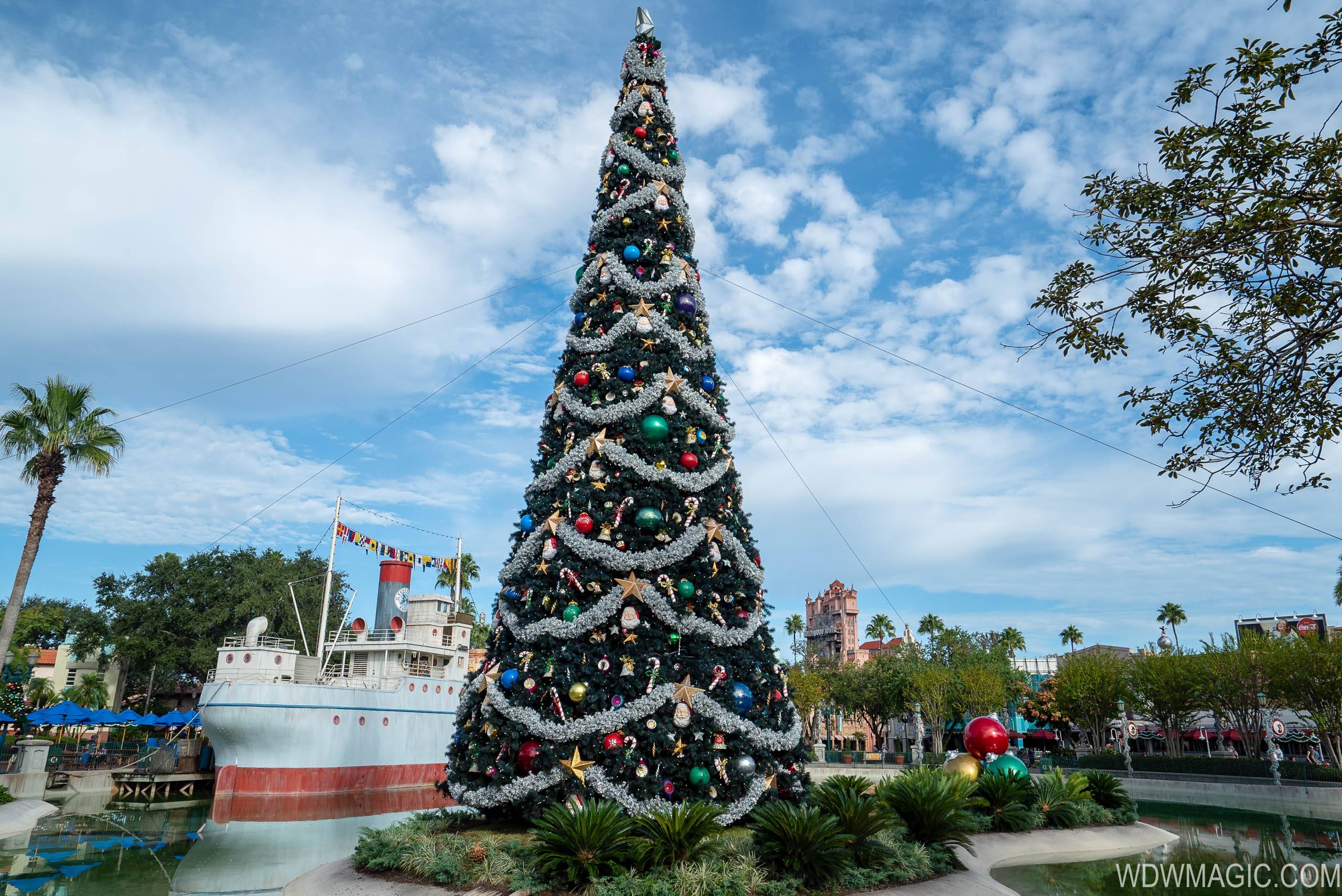 2018 Holiday Decorations at Disney's Hollywood Studios