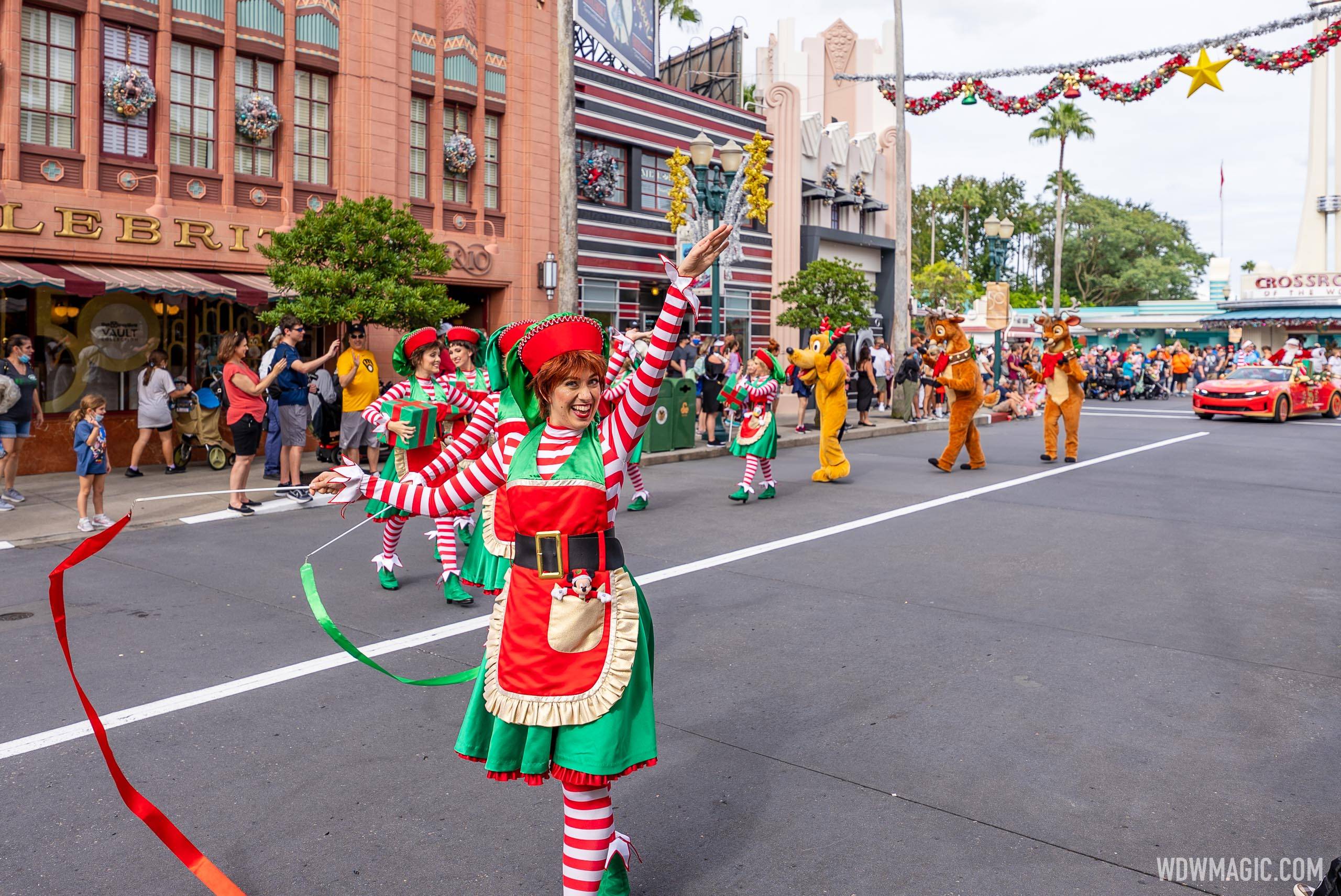 Holidays-at-Disneys-Hollywood-Studios_Full_45295.jpg