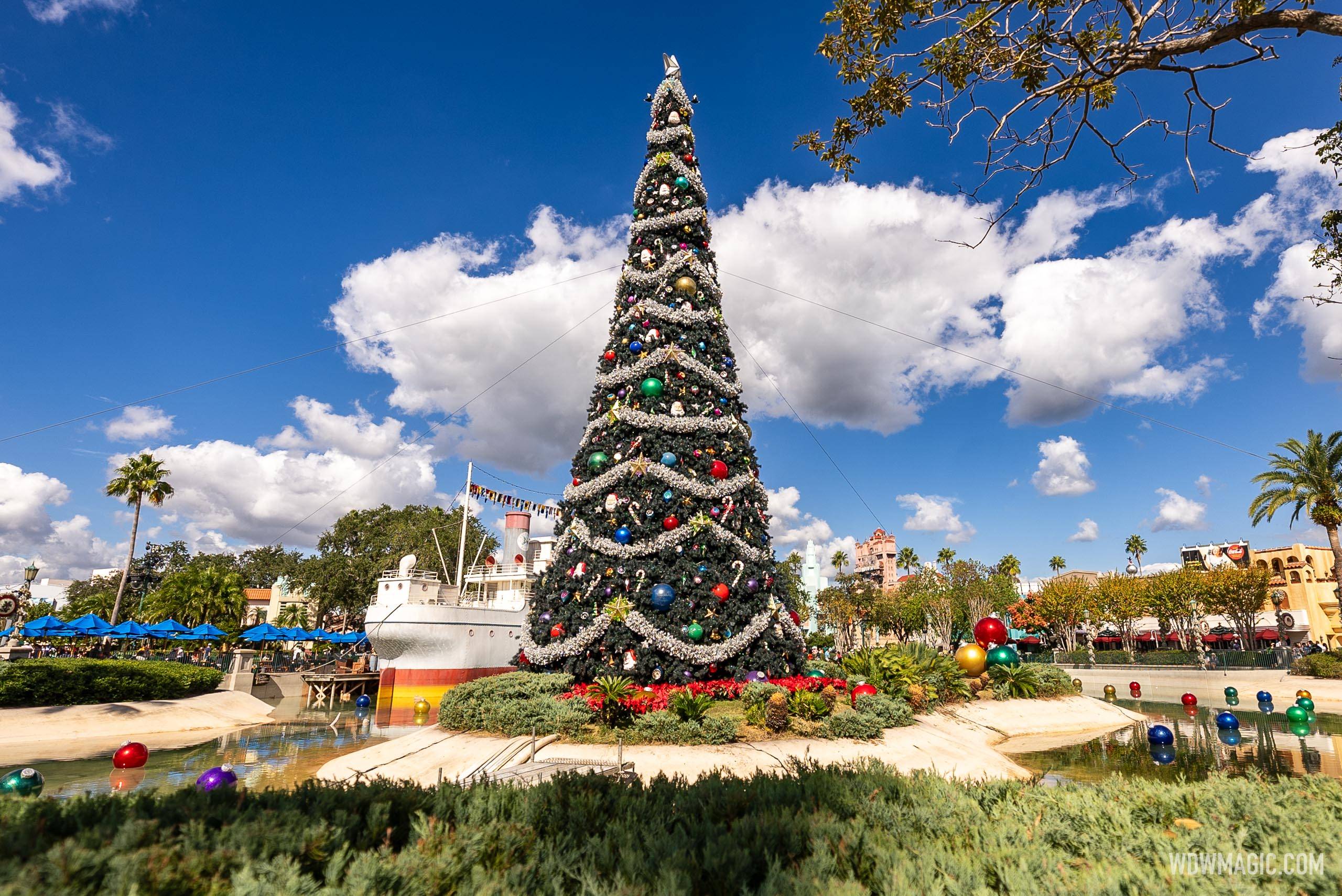 Holidays-at-Disneys-Hollywood-Studios_Full_53711.jpg