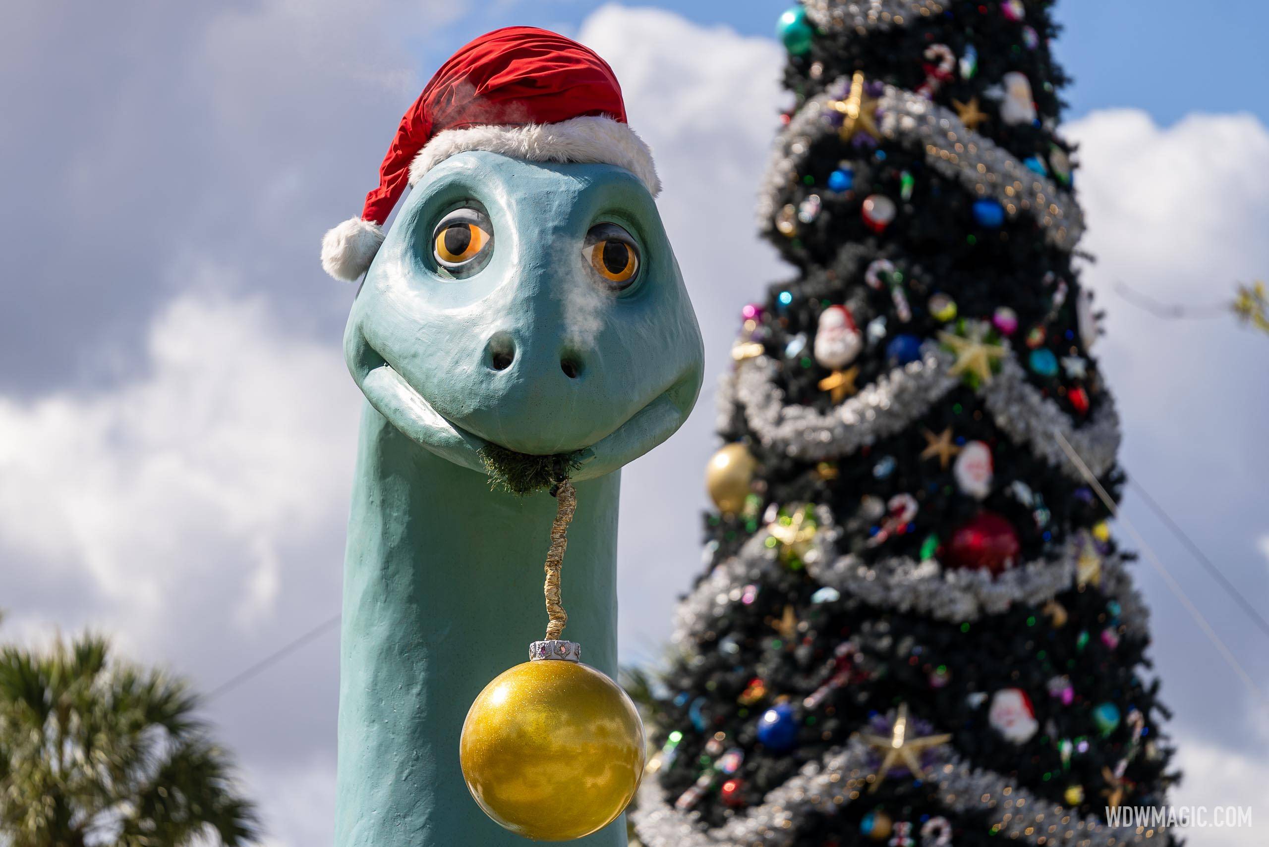 Holidays-at-Disneys-Hollywood-Studios_Full_53717.jpg