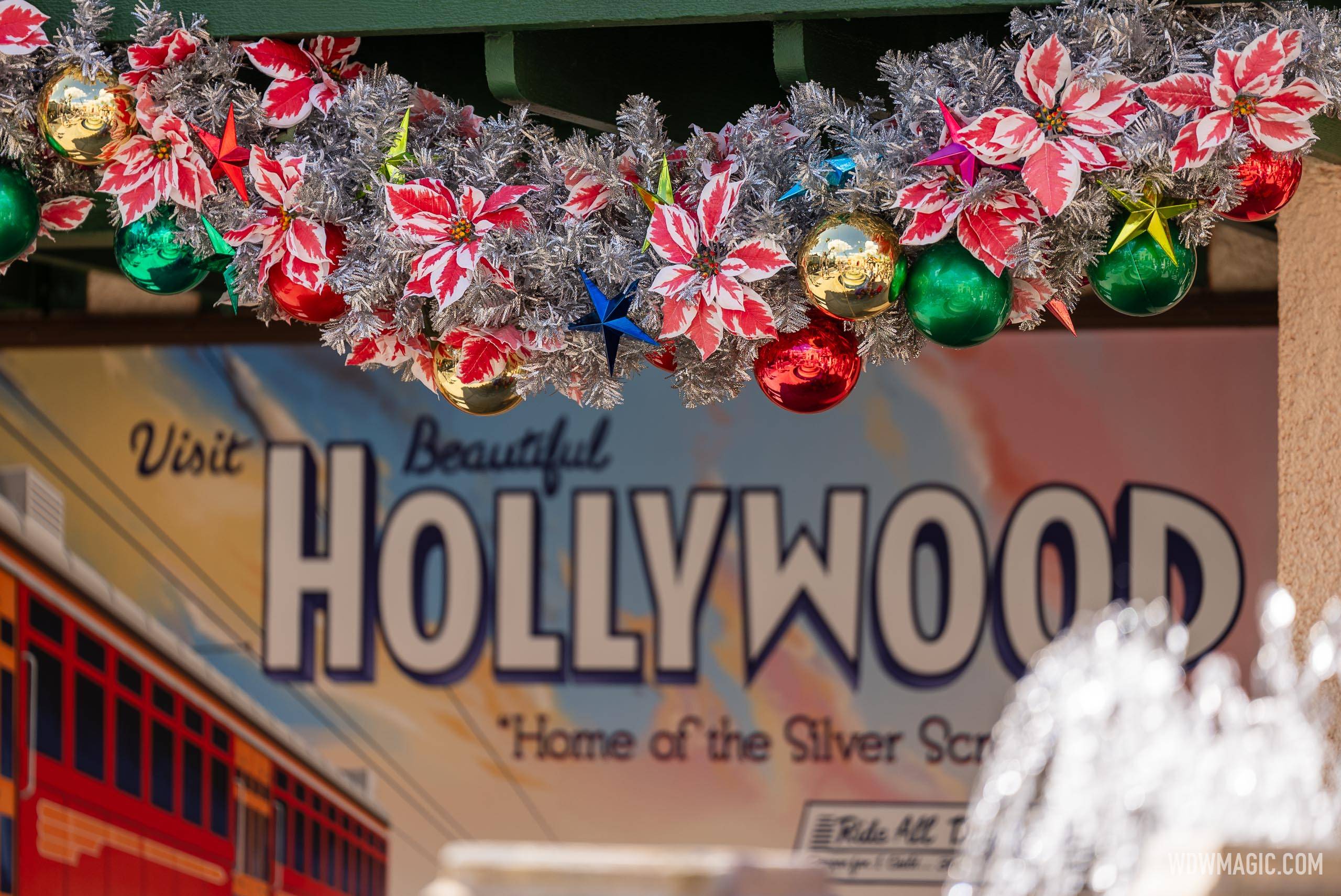 Top-Rated Christmas Decorations of 2024 – Reviews by Hollywood