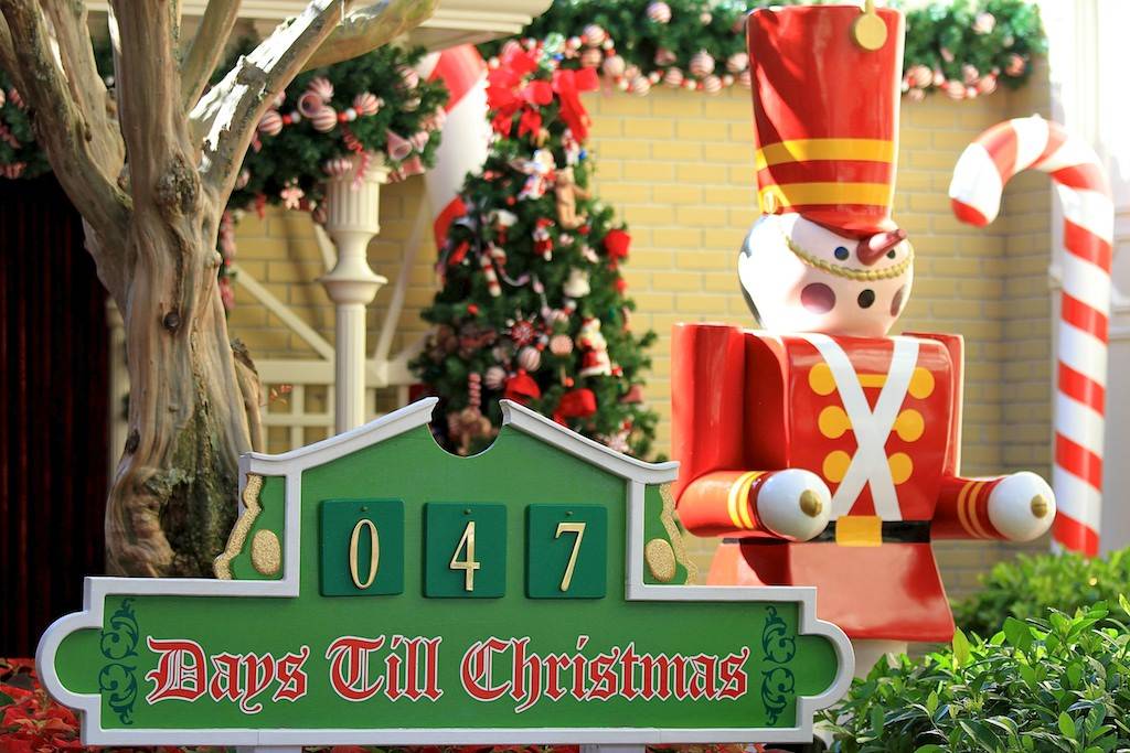 Holidays decorations at the Magic Kingdom 2010