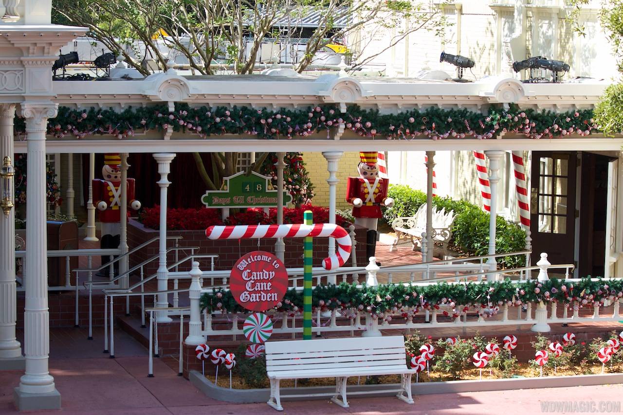 Christmas Holidays decorations at the Magic Kingdom 2012