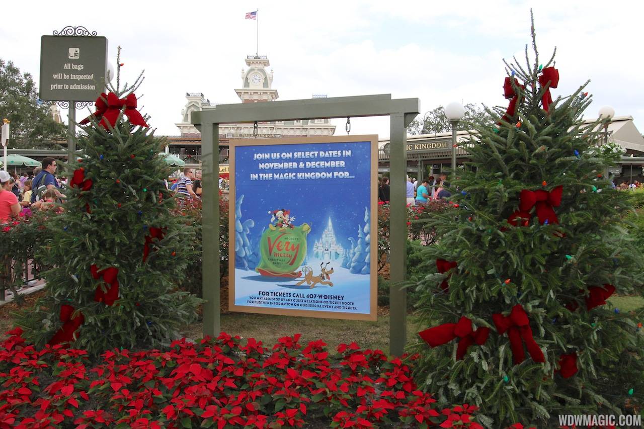 Holidays decorations at the Magic Kingdom 2013