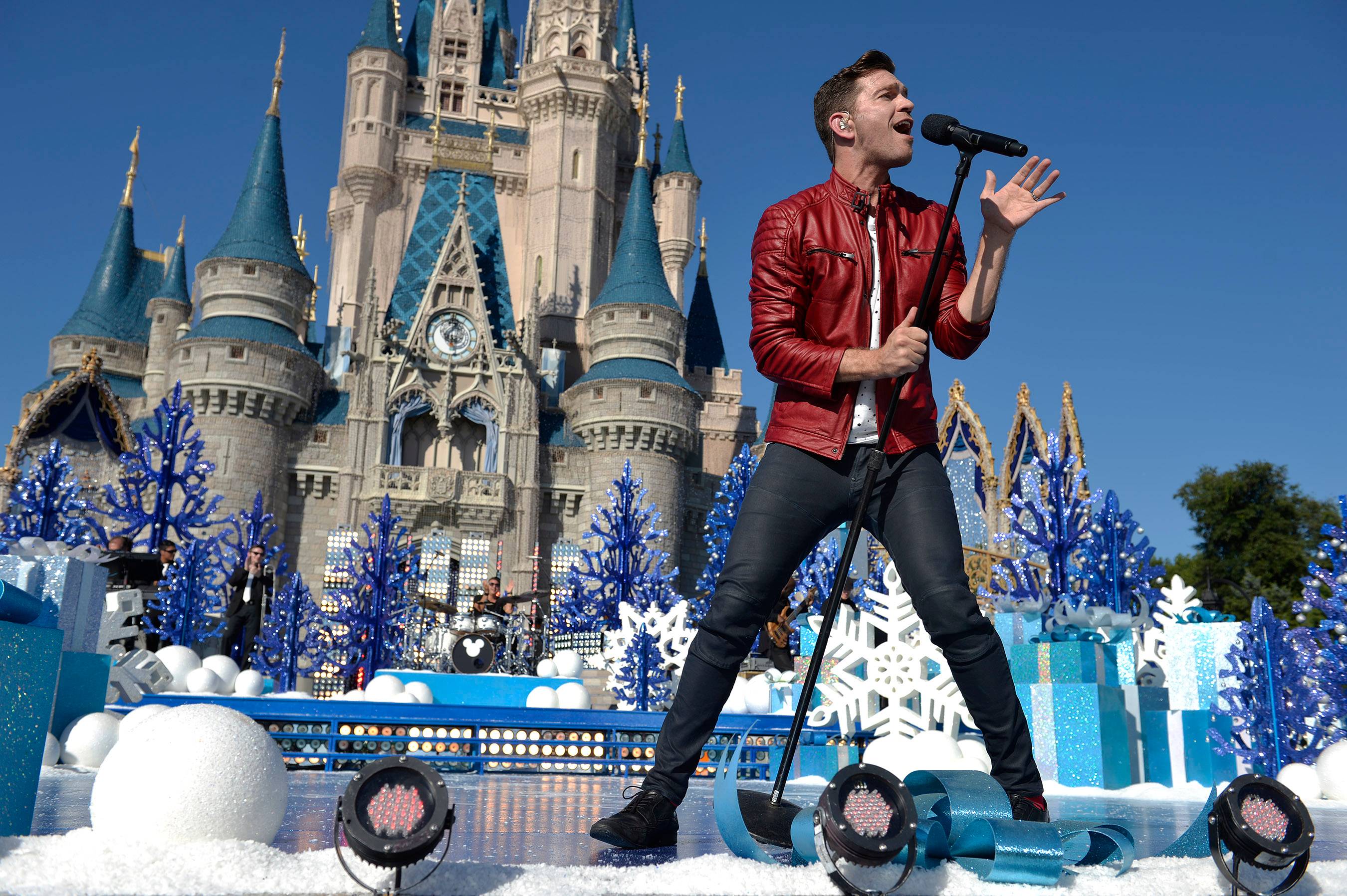 Disney Parks Unforgettable Christmas Celebration performances