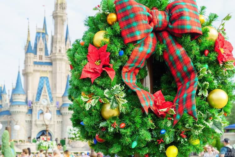 Disney World S Holiday Decorations