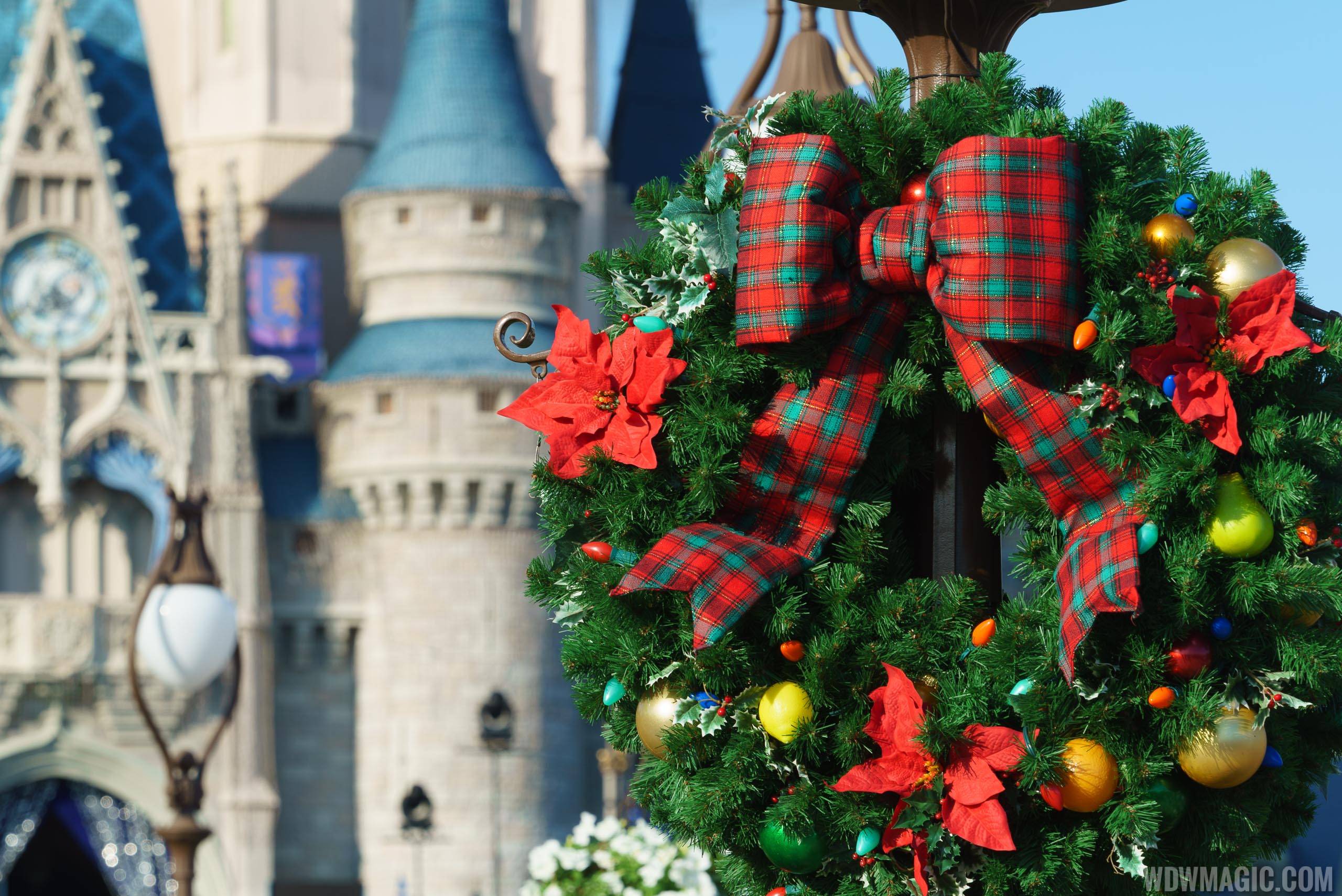 Christmas Holidays decorations at the Magic Kingdom 2017