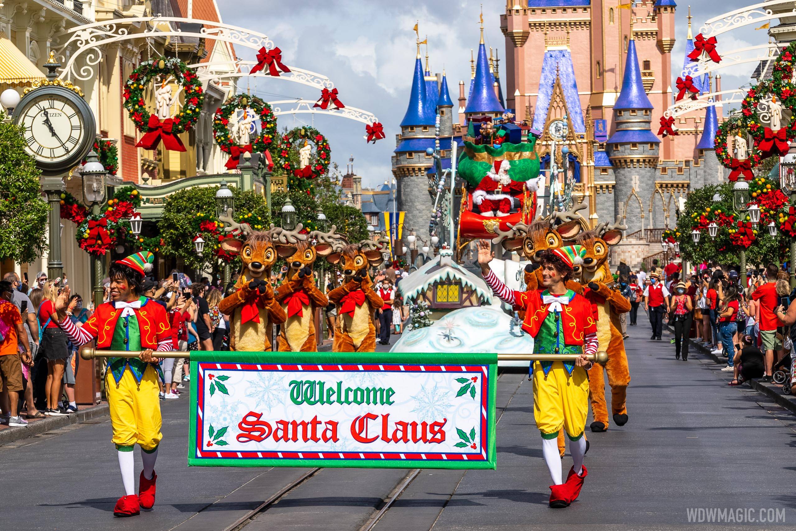 PHOTOS - New Christmas holiday cavalcades at the Magic Kingdom