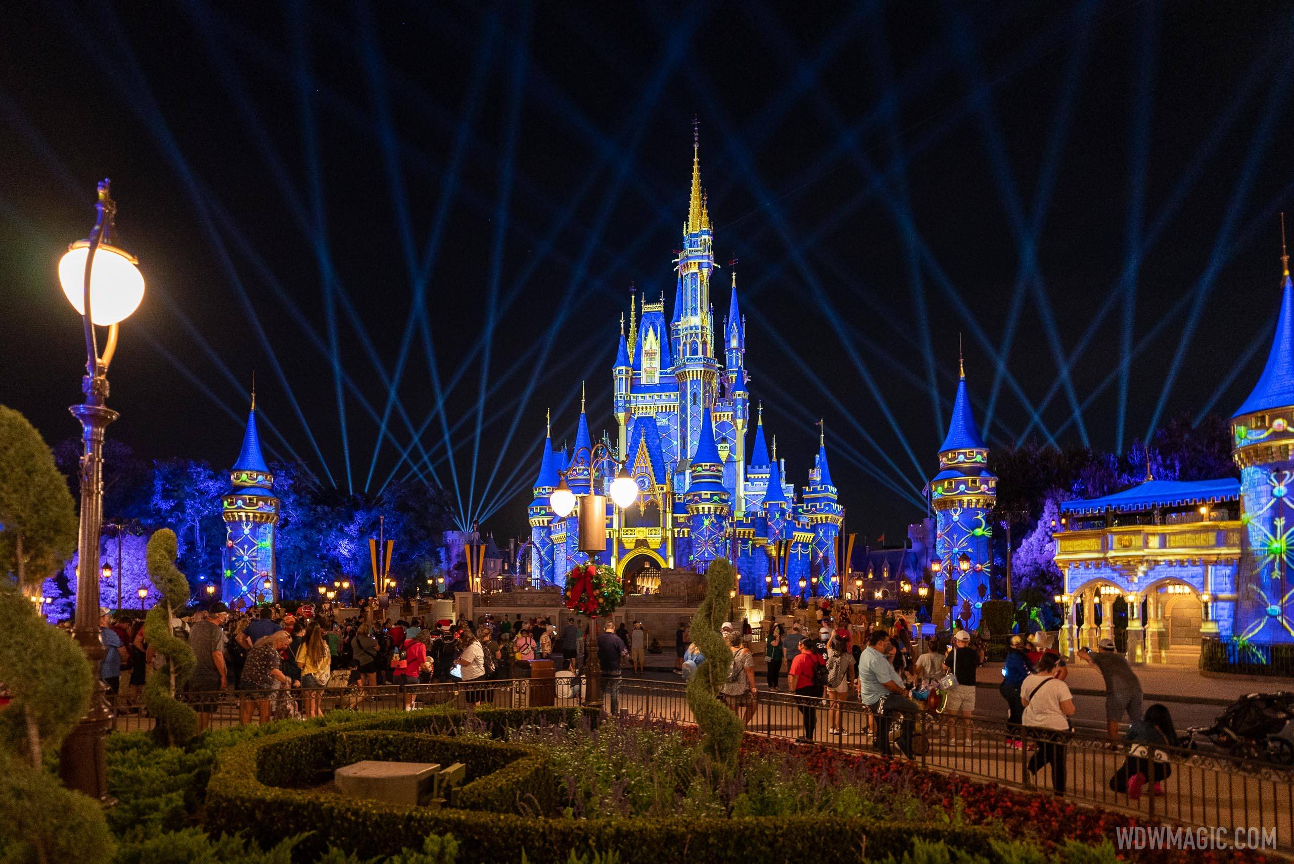 PHOTOS and VIDEO - Projections transform Cinderella Castle for the holidays