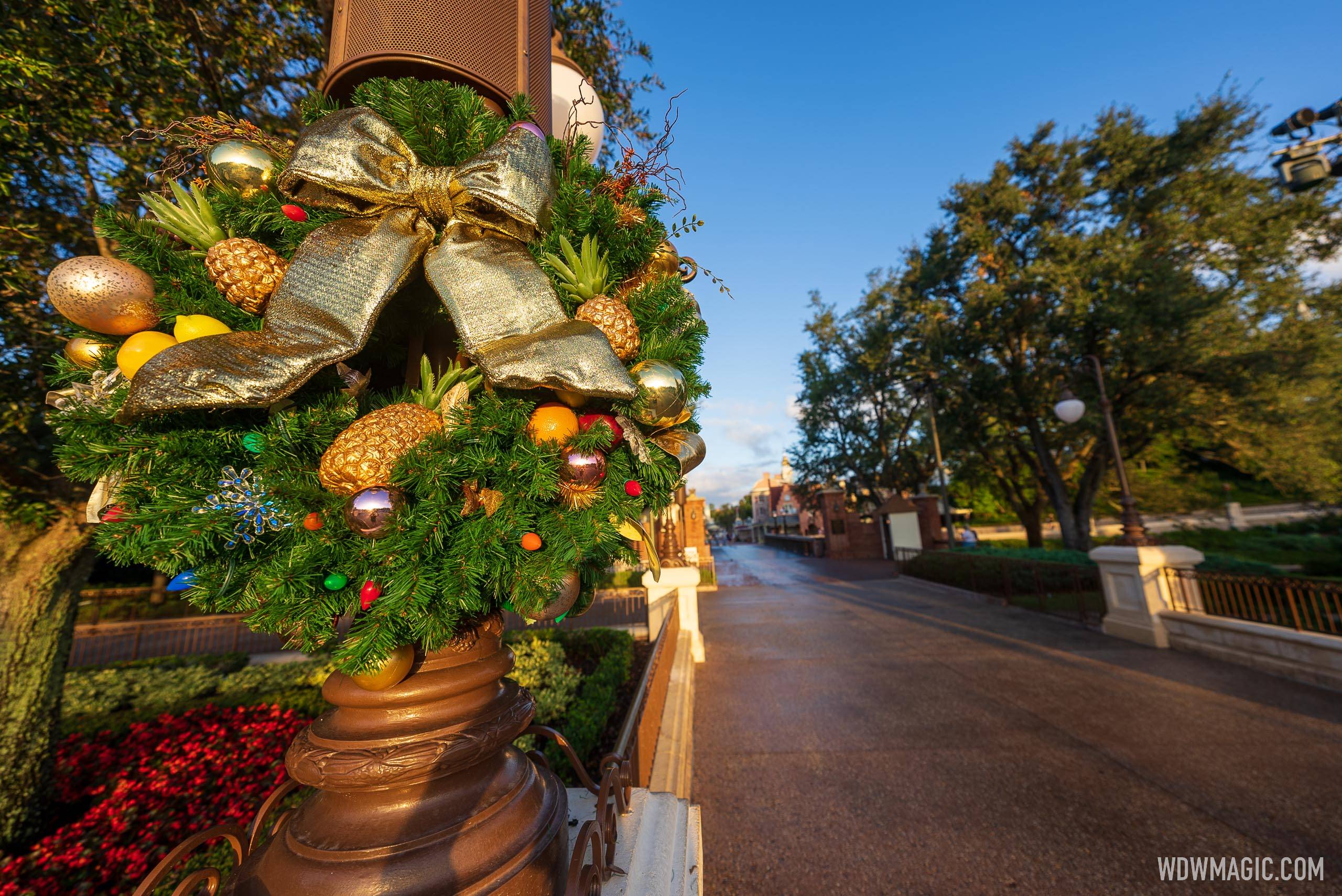 Magic Kingdom first holiday decorations 2022 - November 1 2022