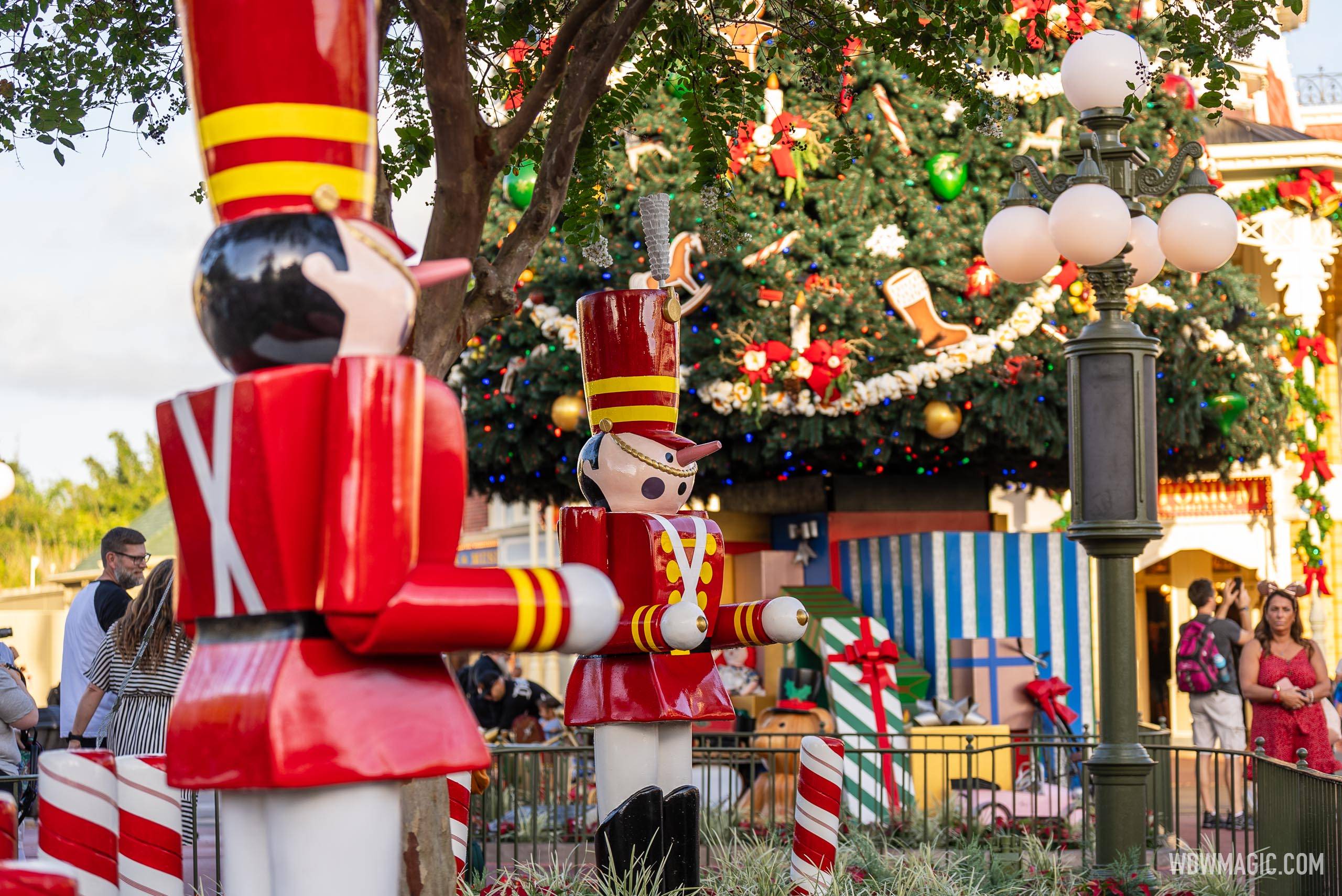 Magic Kingdom Christmas Tree and holiday decorations