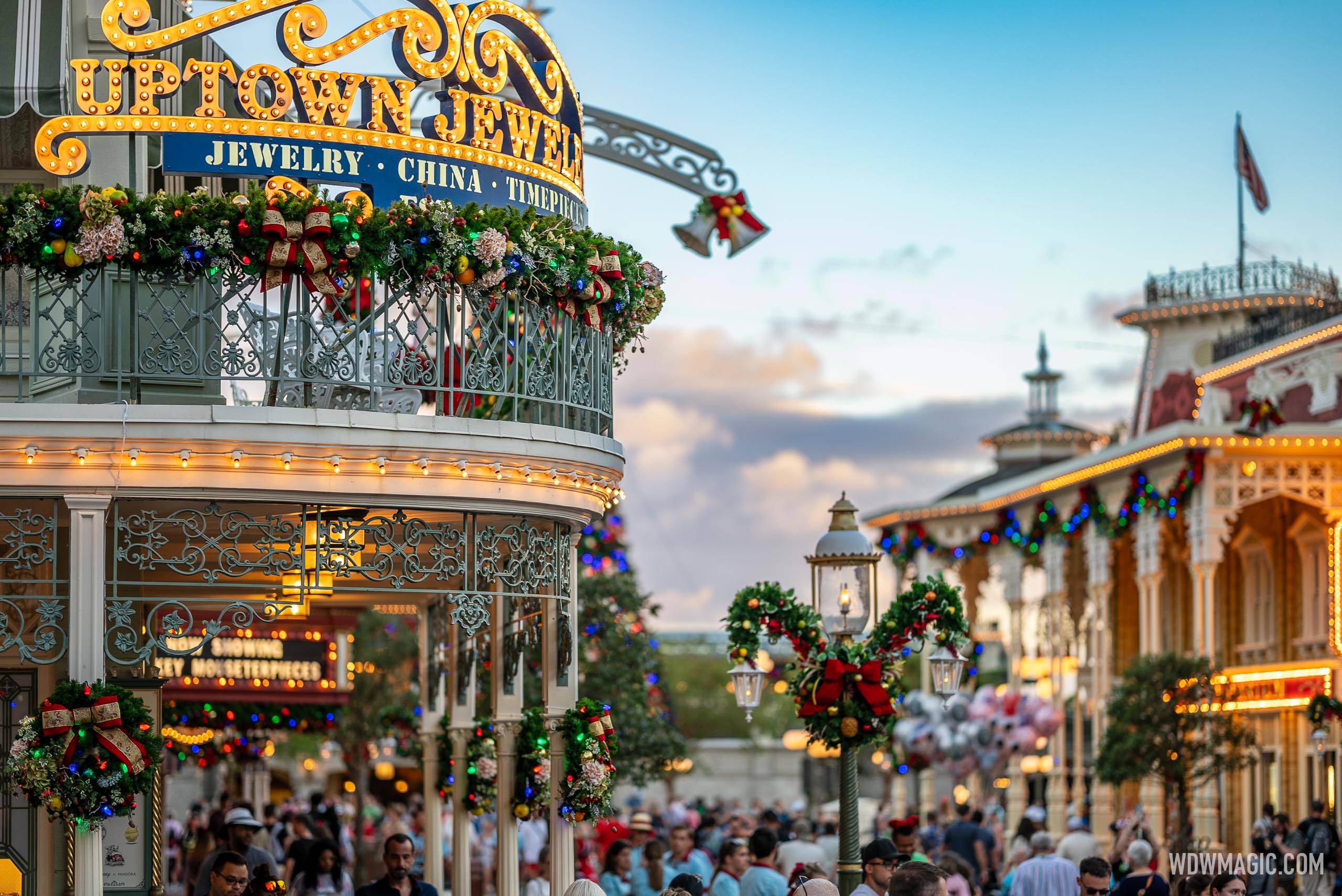 2024 Magic Kingdom Holiday Decor and Christmas Tree