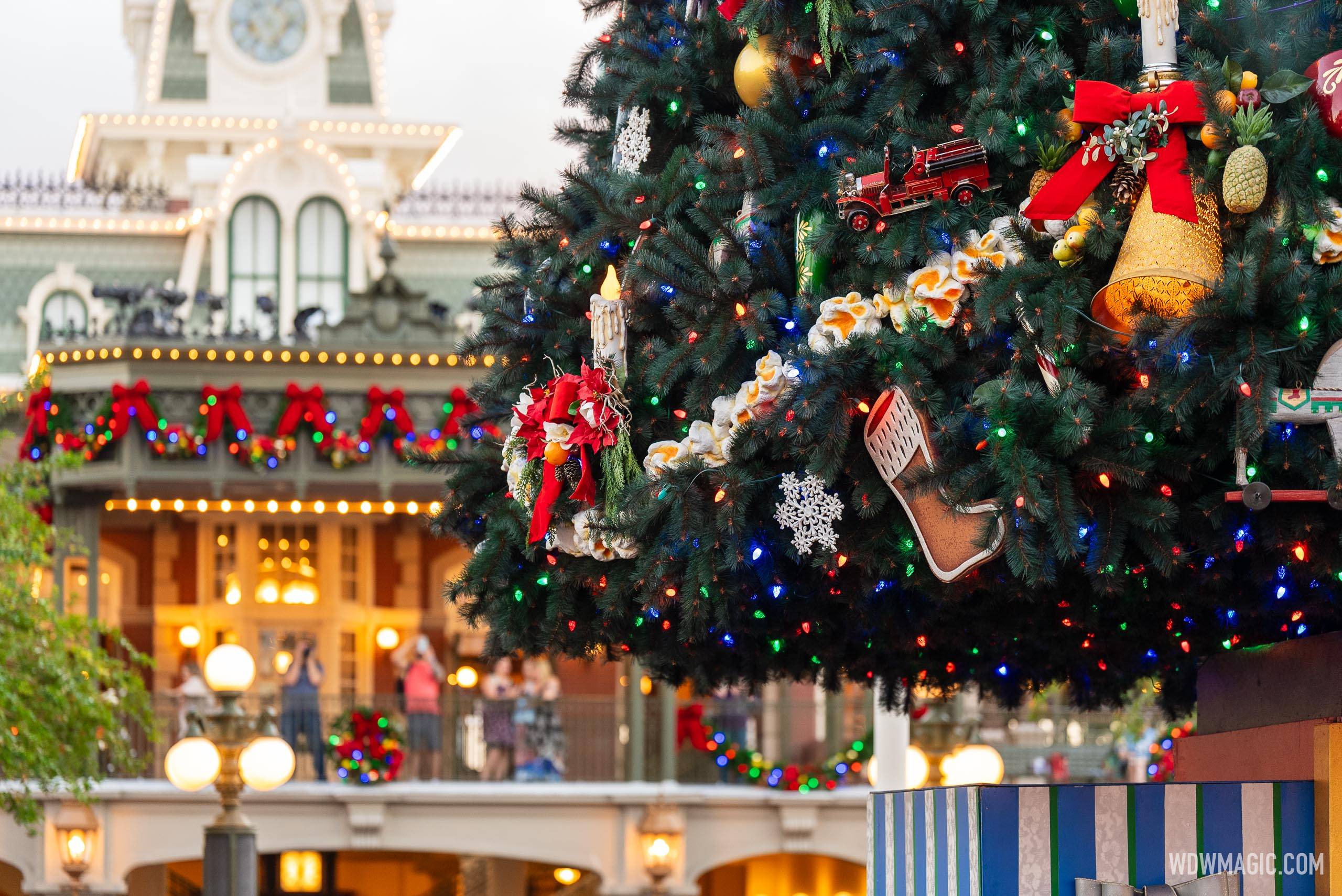 2024 Magic Kingdom Holiday Decor and Christmas Tree