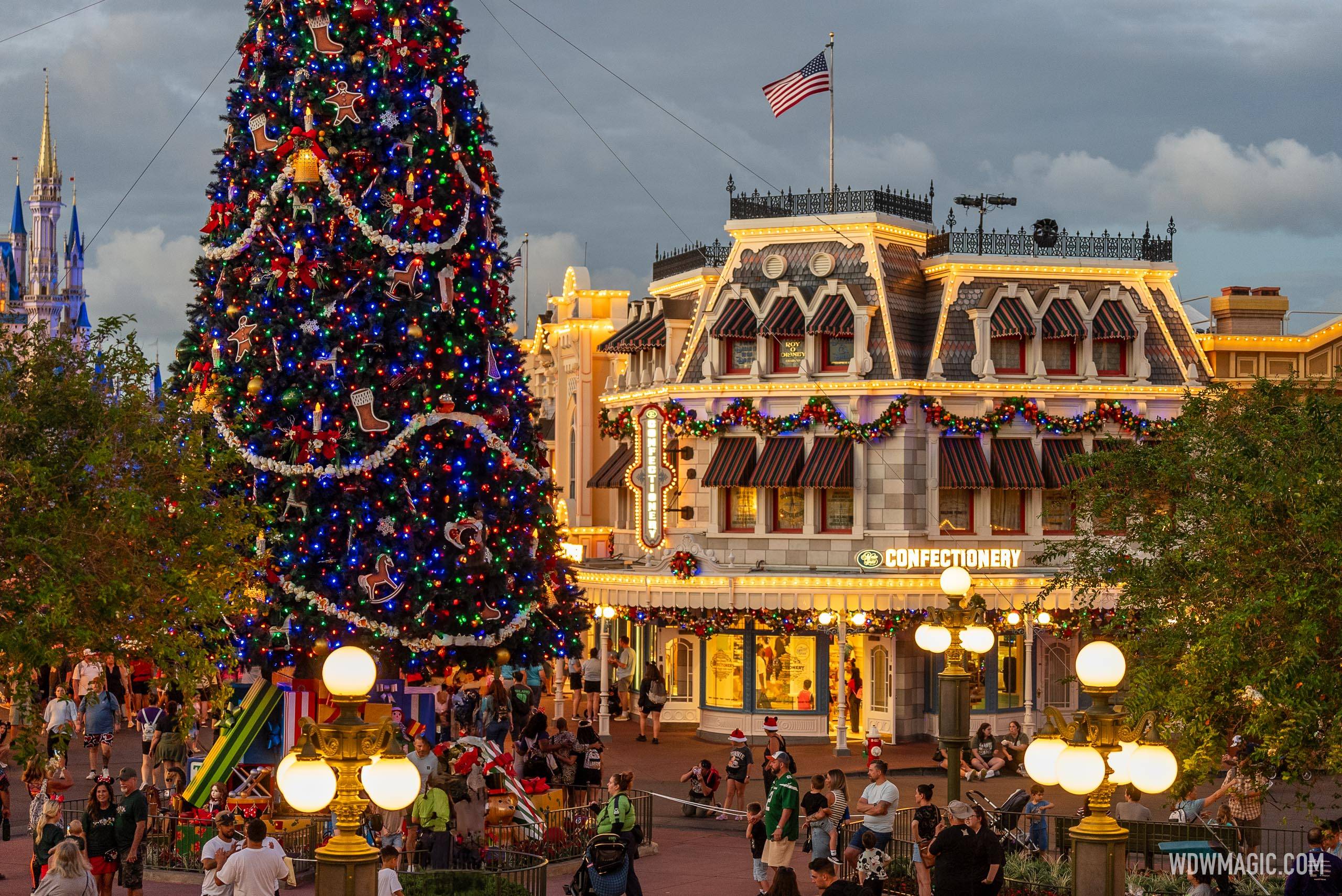 2024 Magic Kingdom Holiday Decor and Christmas Tree