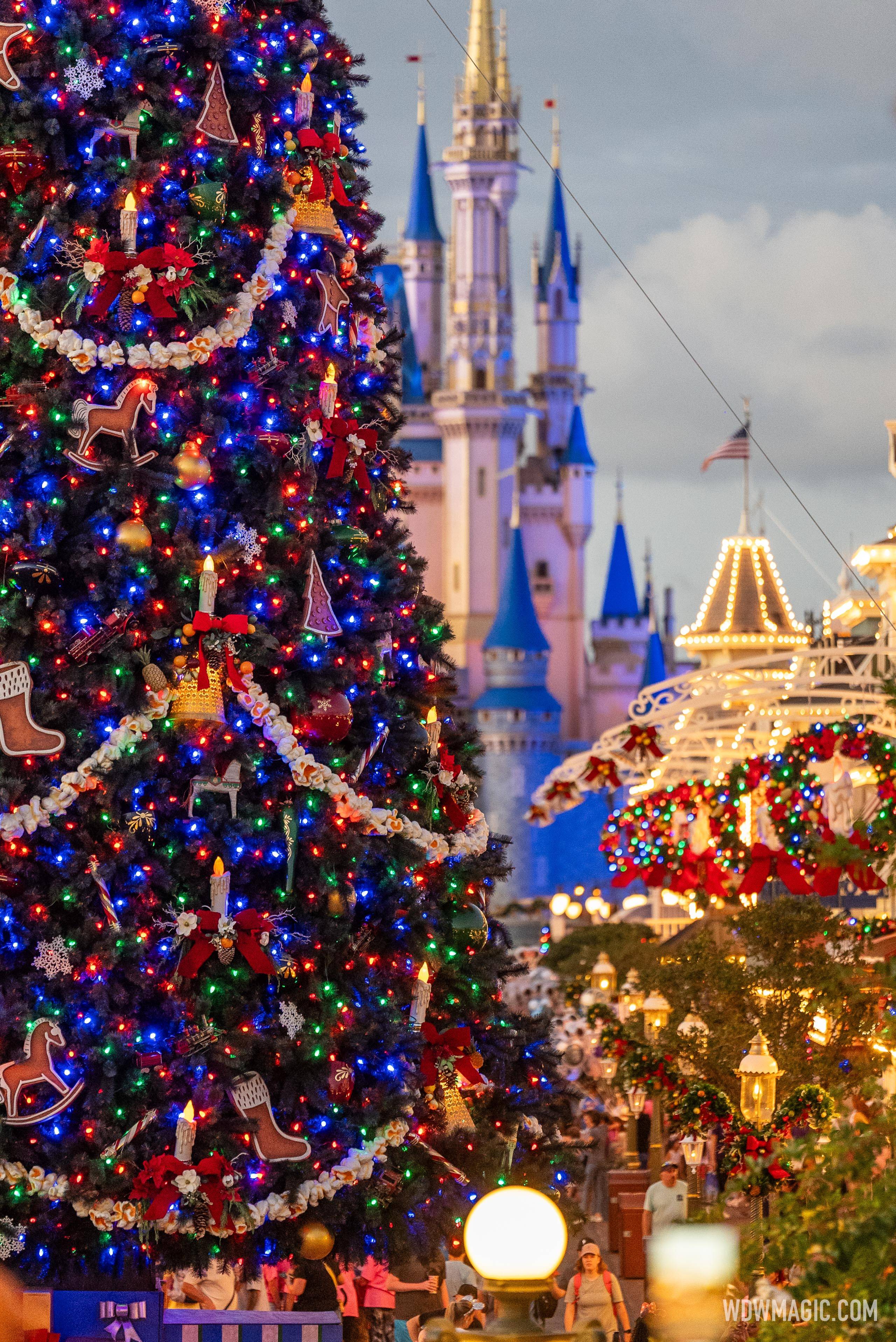 2024 Magic Kingdom Holiday Decor and Christmas Tree