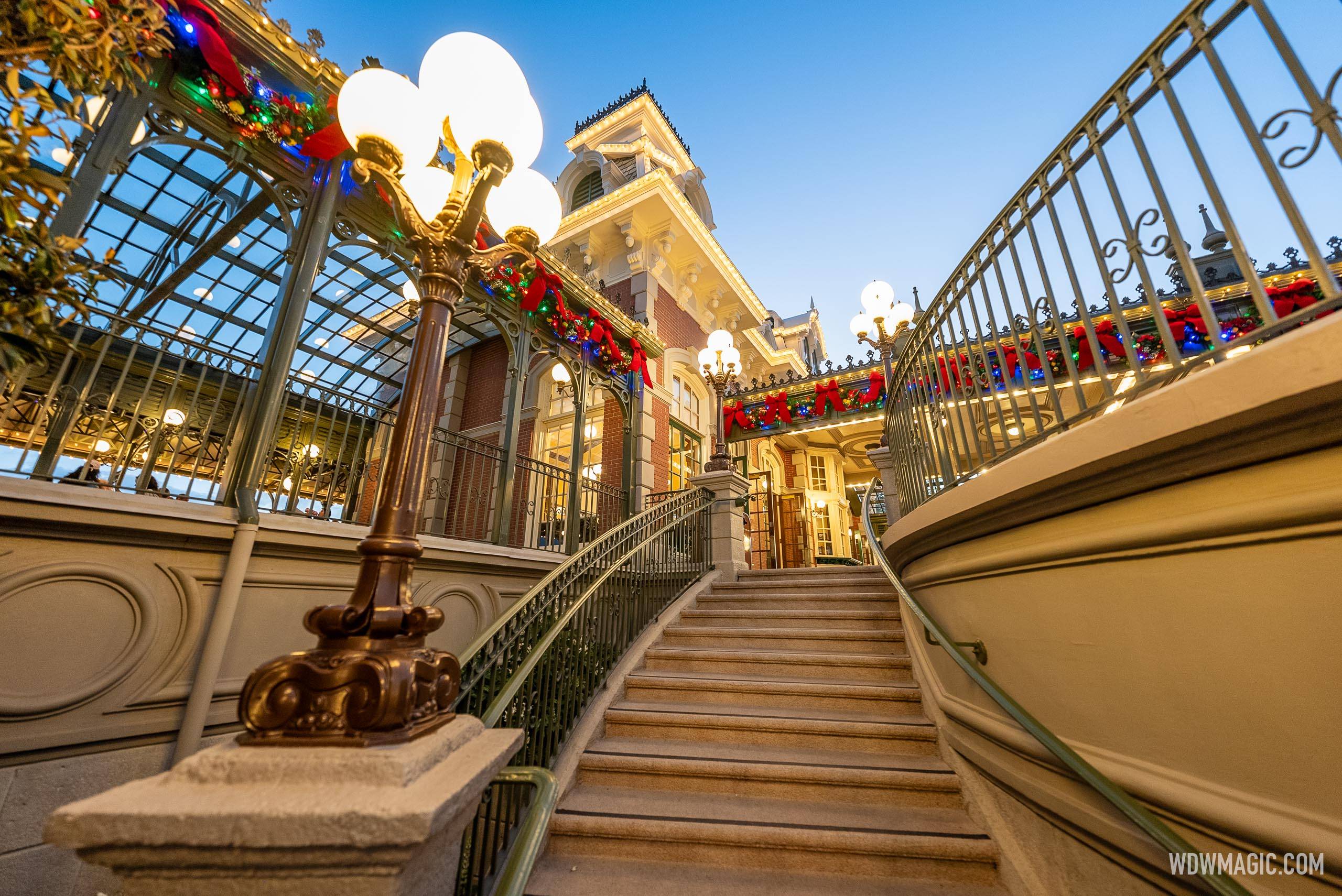 2024 Magic Kingdom Holiday Decor and Christmas Tree