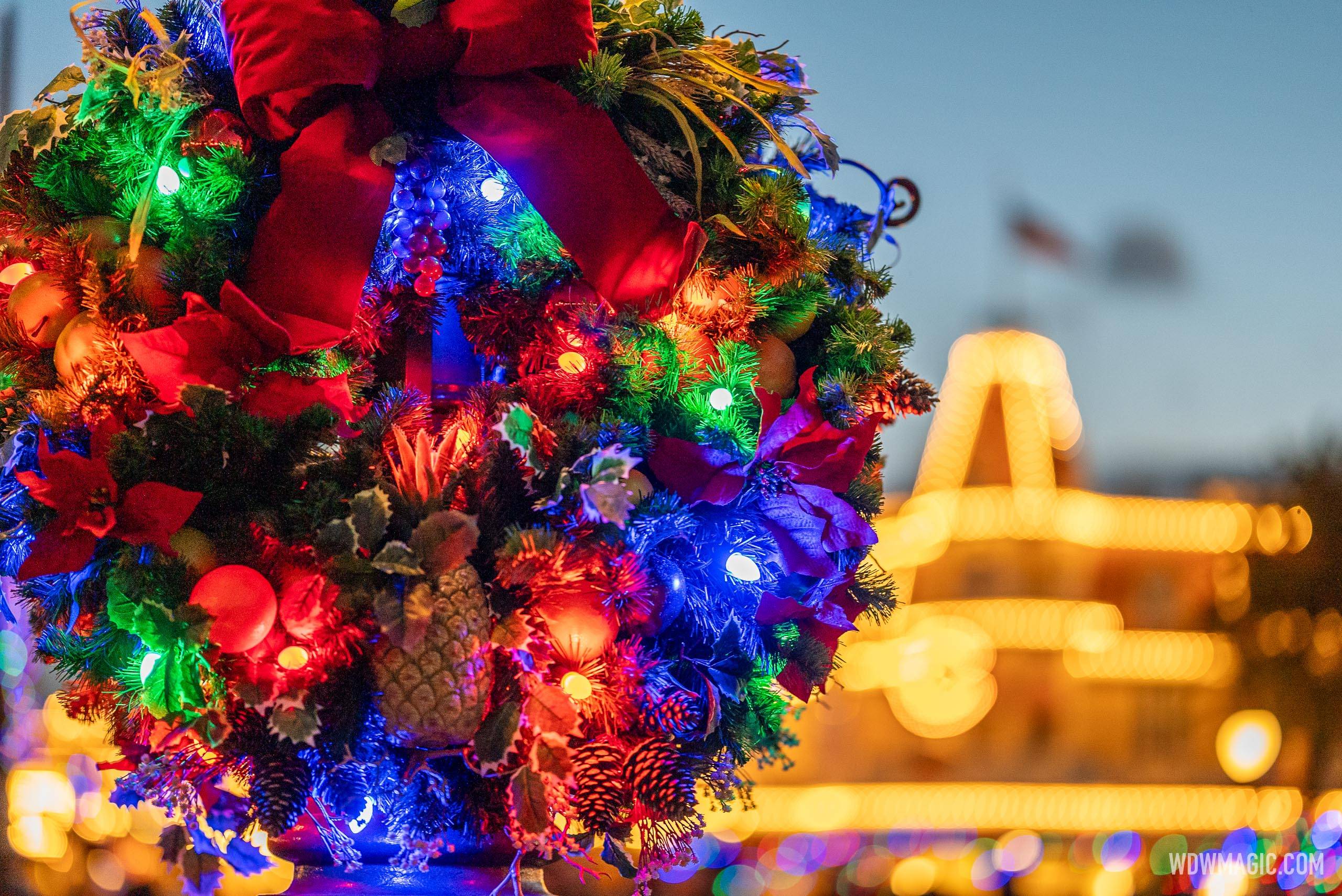 2024 Magic Kingdom Holiday Decor and Christmas Tree