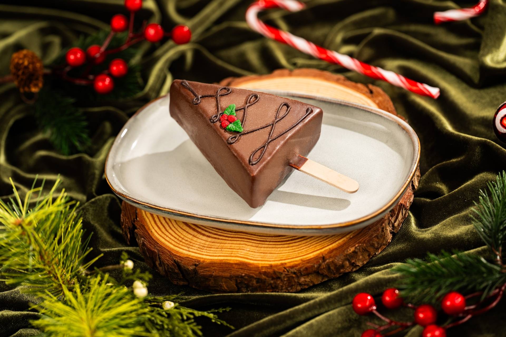 Holiday Food and Drink at Disney World Theme Parks and Disney Springs 2025