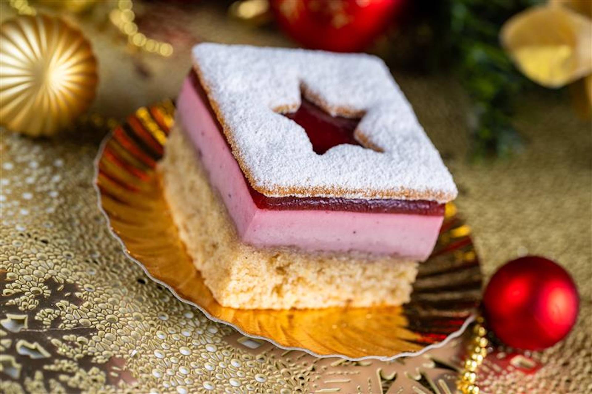 Linzer Cookie Mousse Torte