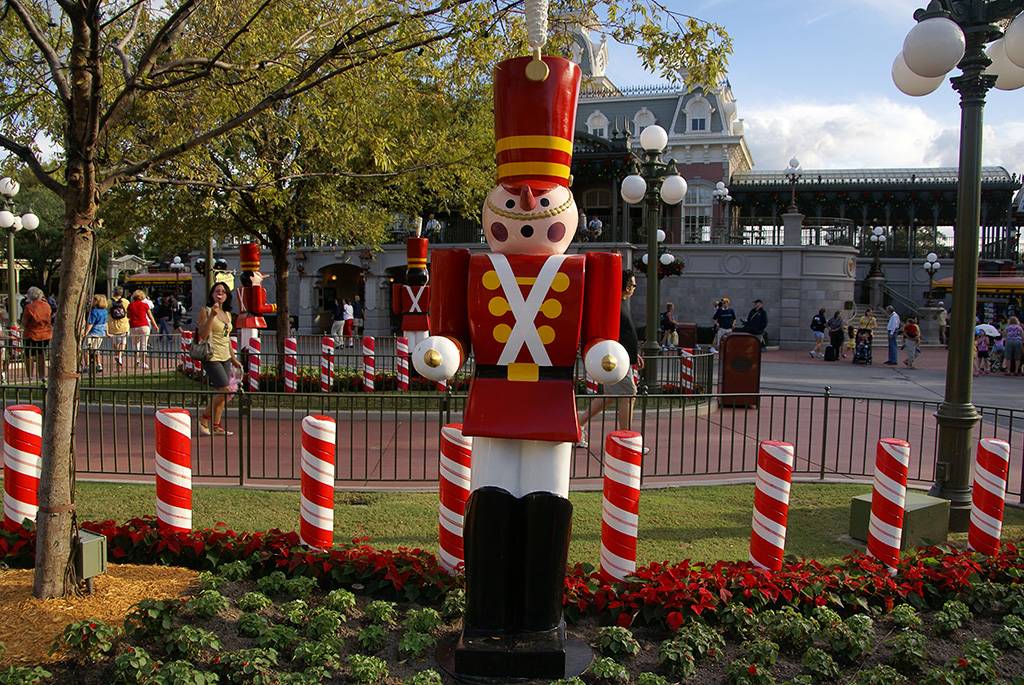 Holiday decorations now in place at the Magic Kingdom