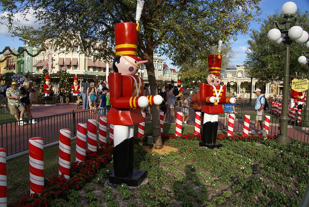 Holiday decorations now in place at the Magic Kingdom