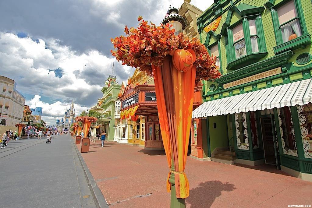 A look at the completed Halloween decorations at the Magic Kingdom