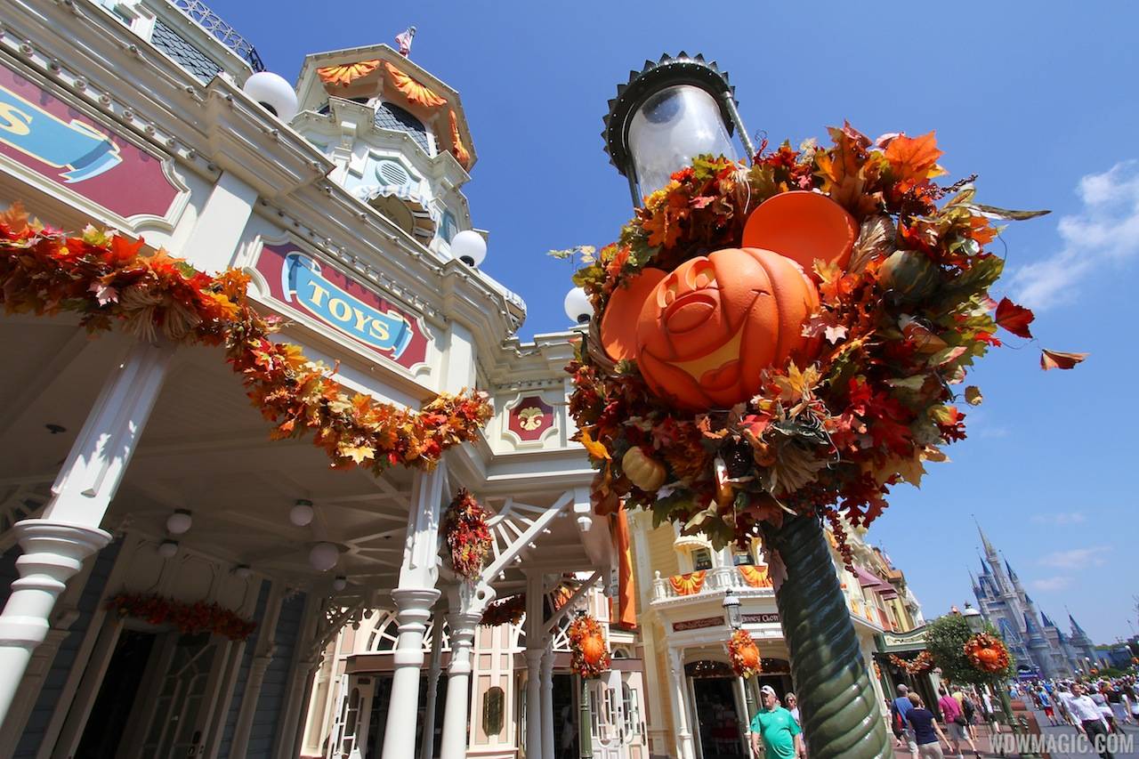 Magic Kingdom's 2013 Halloween decorations - Mickey Pumpkin heads