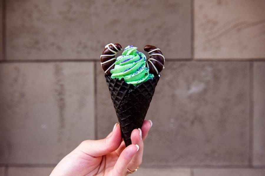 Malificent Dessert – Storybook Treats (available on party nights only)