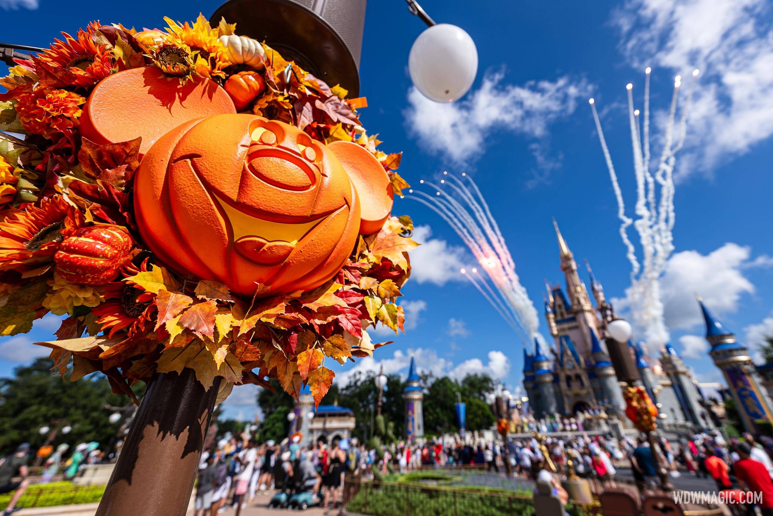 Magic Kingdom fall Halloween decorations 2023