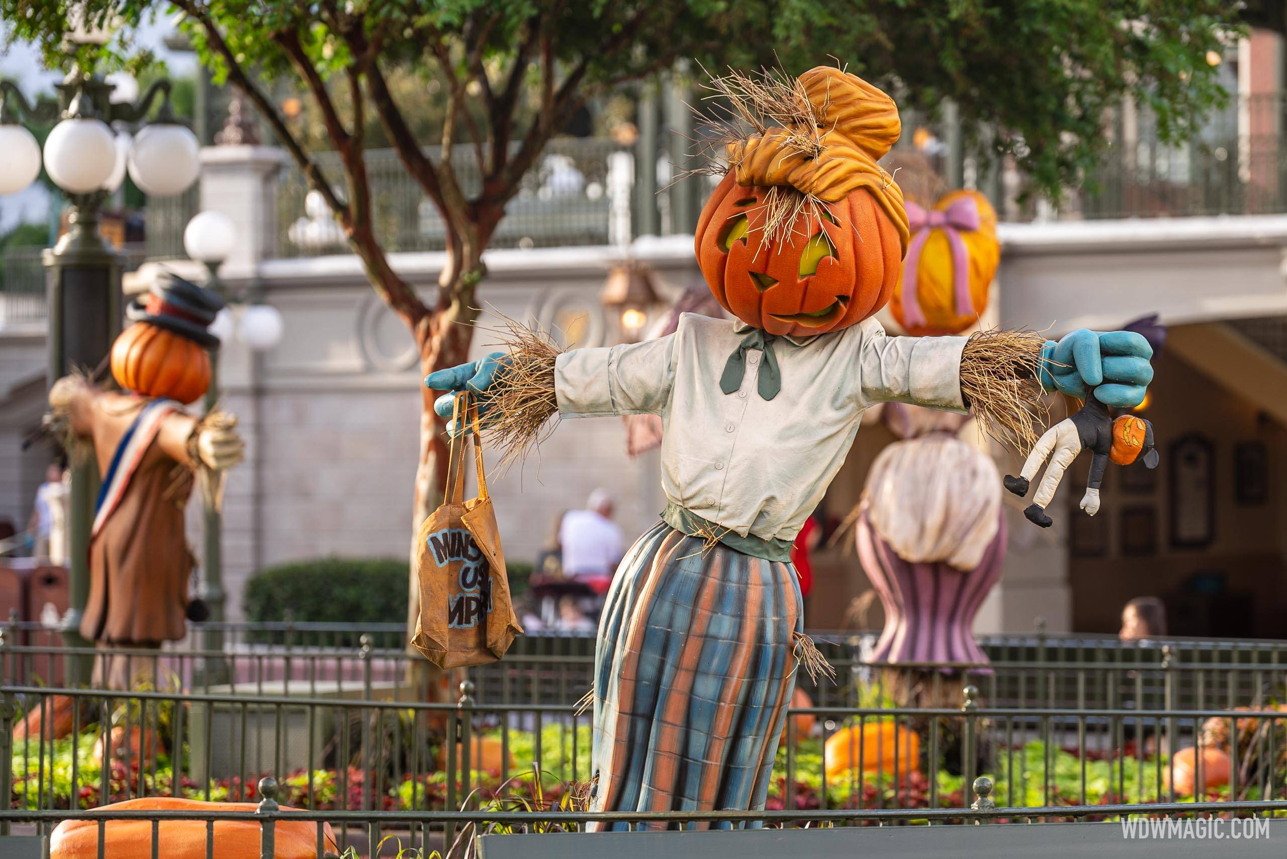 Magic Kingdom Fall Halloween decorations installation 2024