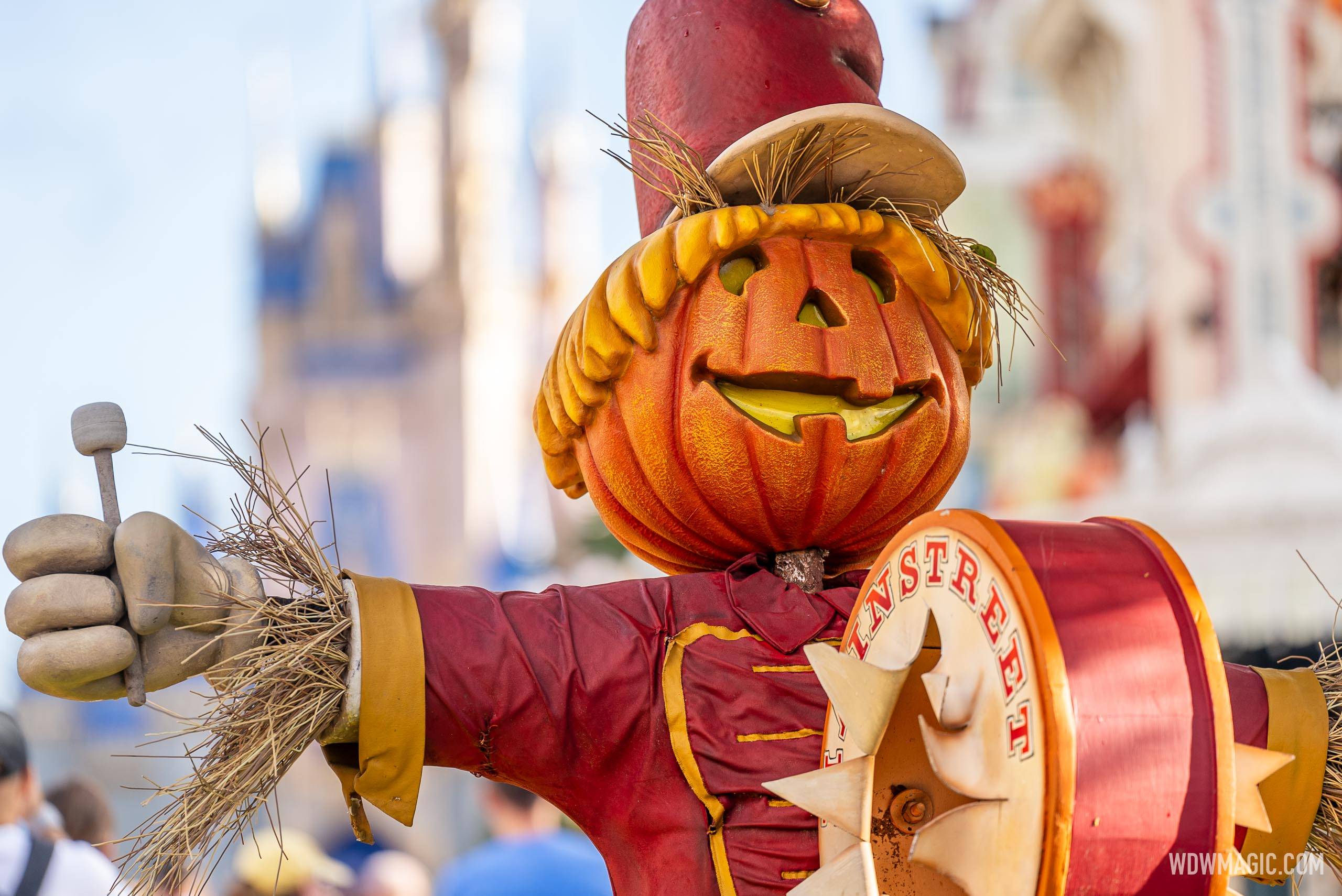 Magic Kingdom Fall Halloween decorations installation 2024