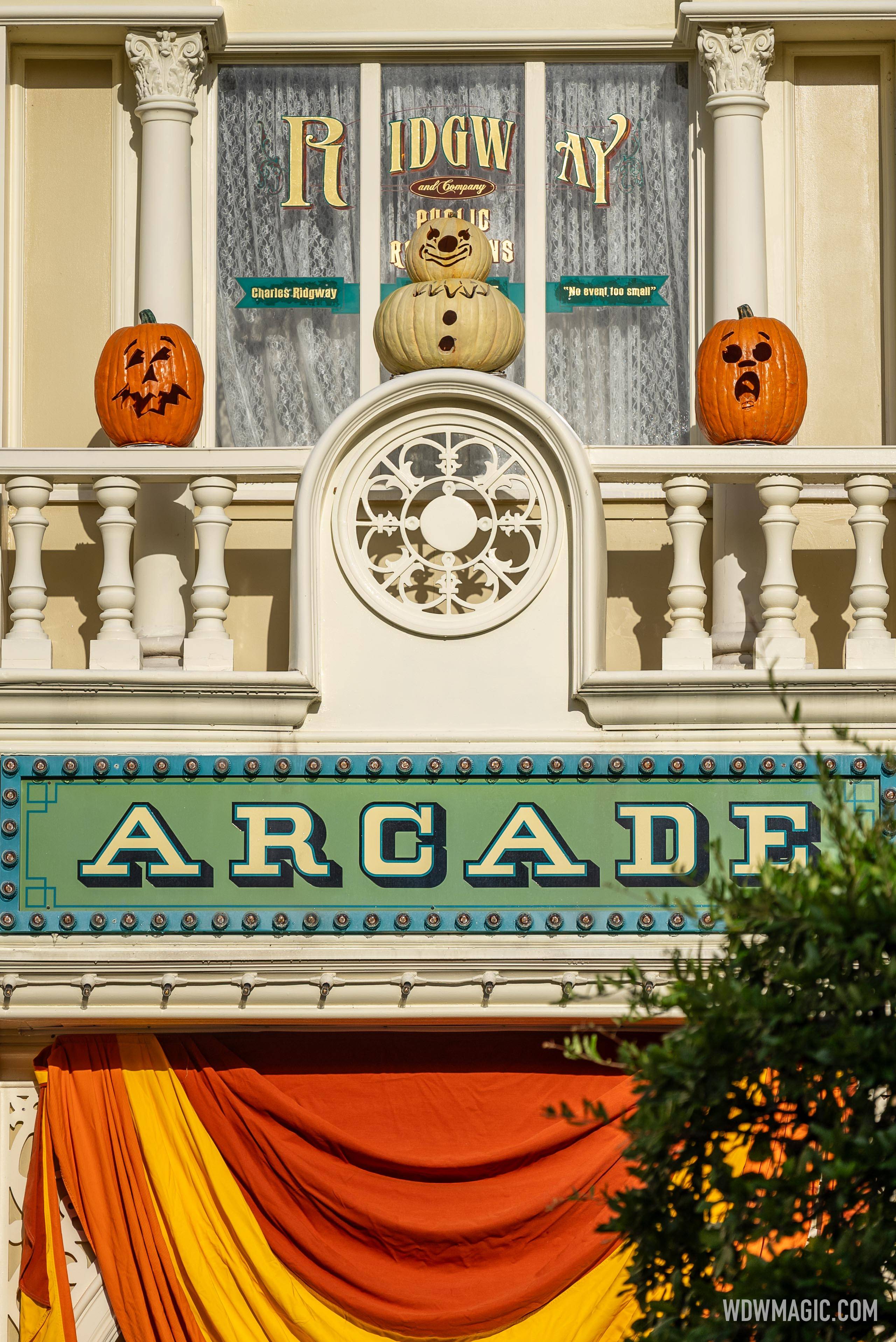 Magic Kingdom Fall Halloween decorations installation 2024