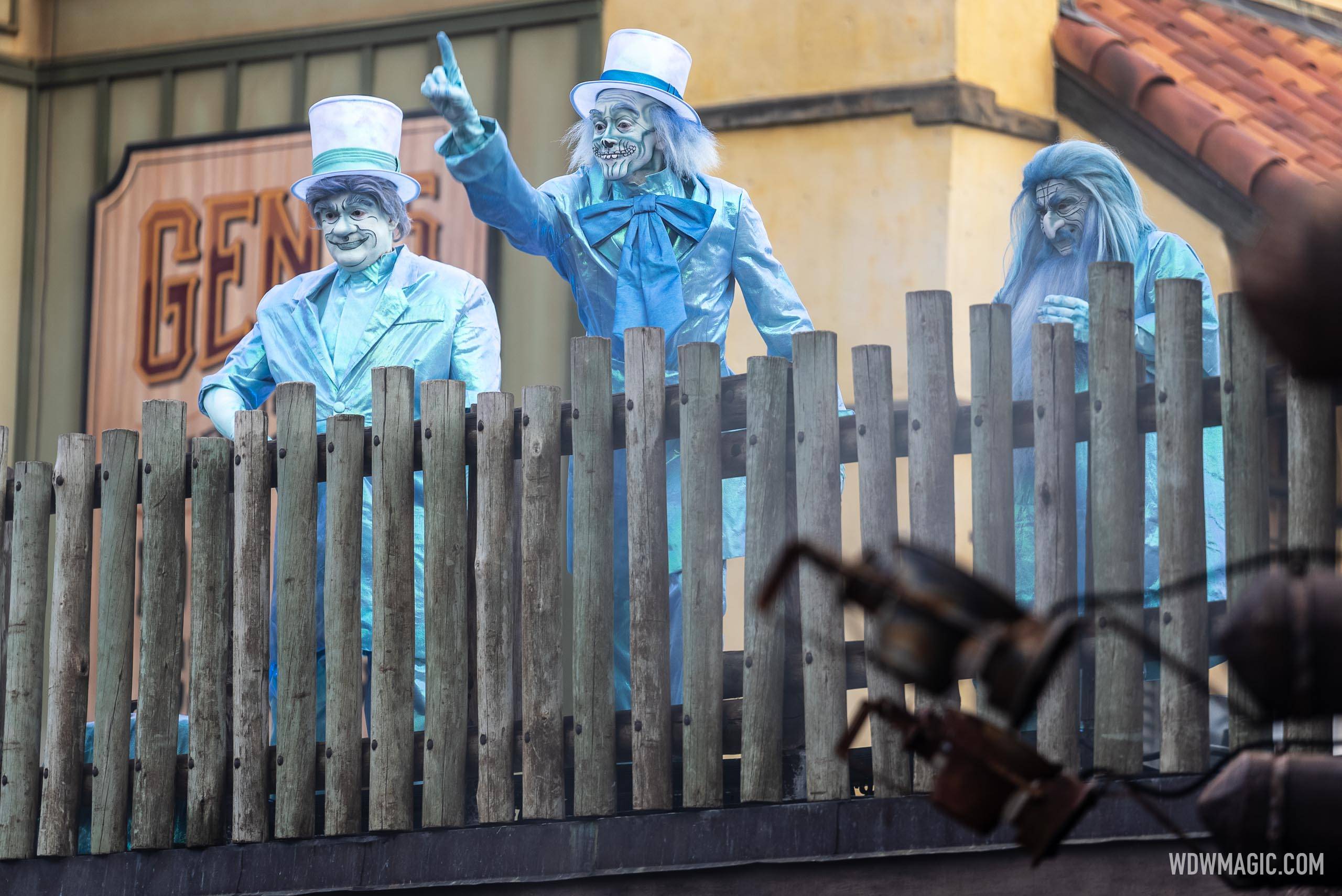 Hitchhiking Ghosts at Mickey's Not-So-Scary Halloween Party