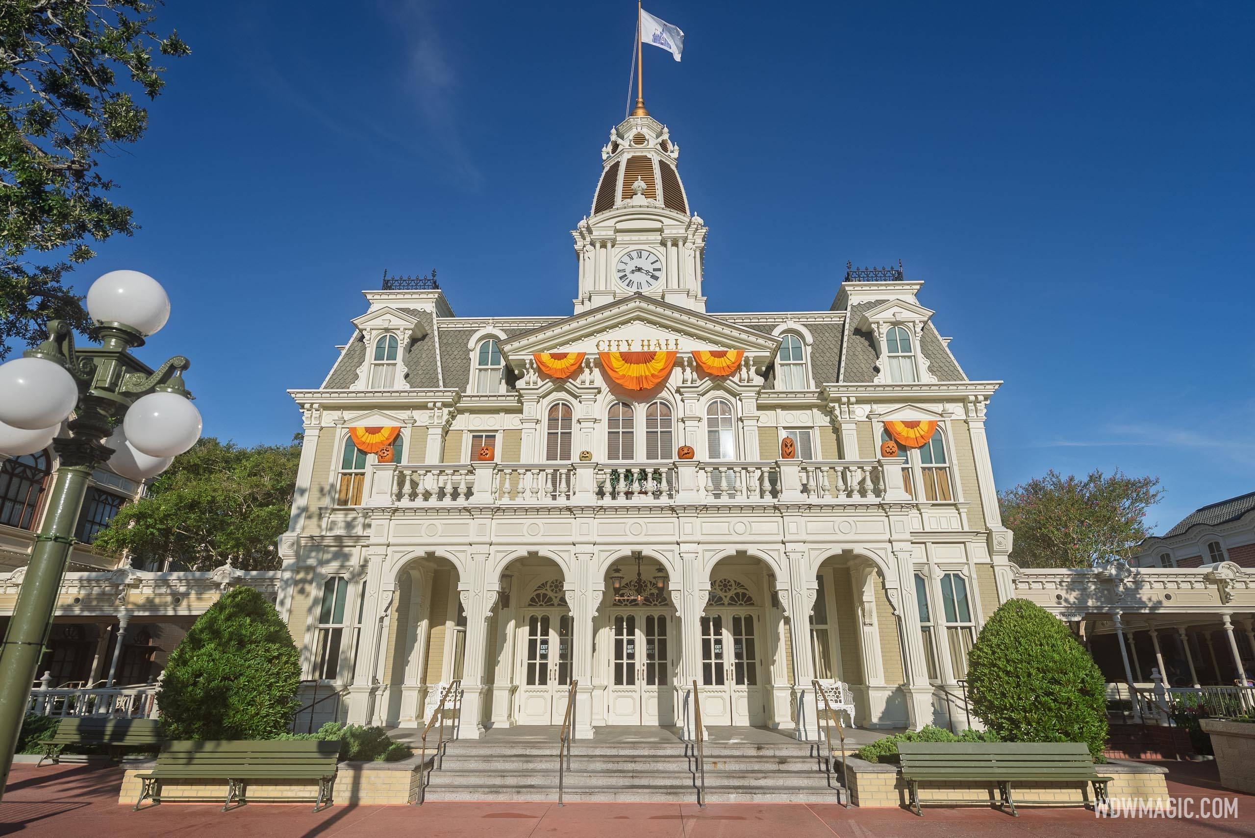 2025 Magic Kingdom Fall Halloween Decor Installation