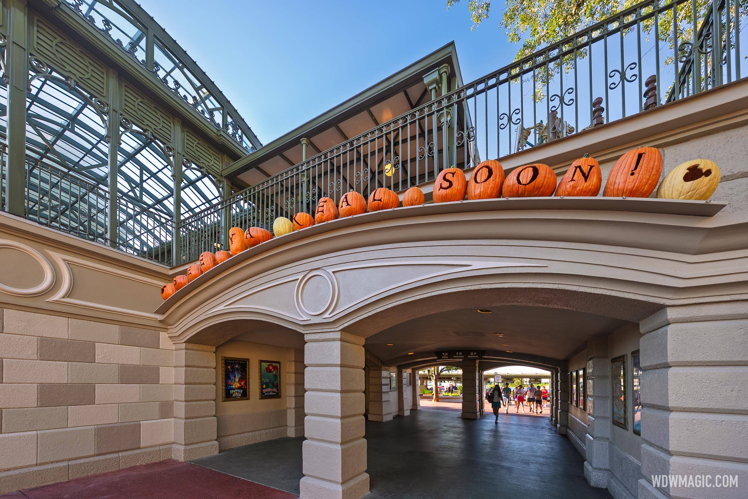 2025 Magic Kingdom Fall Halloween Decor Installation