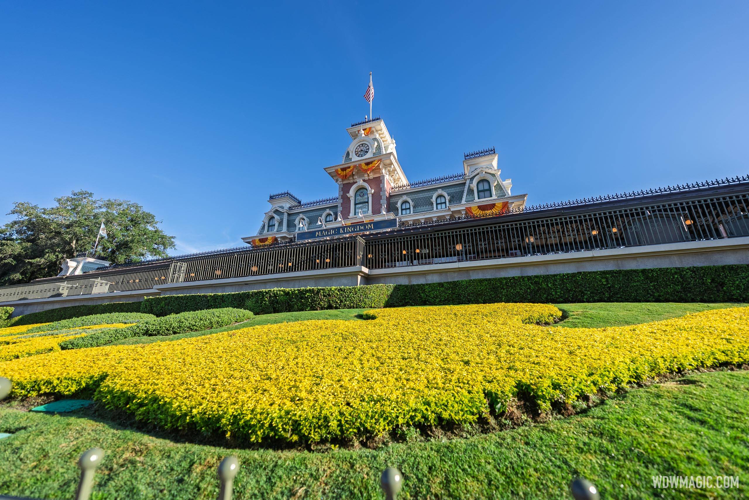 2025 Magic Kingdom Fall Halloween Decor Installation