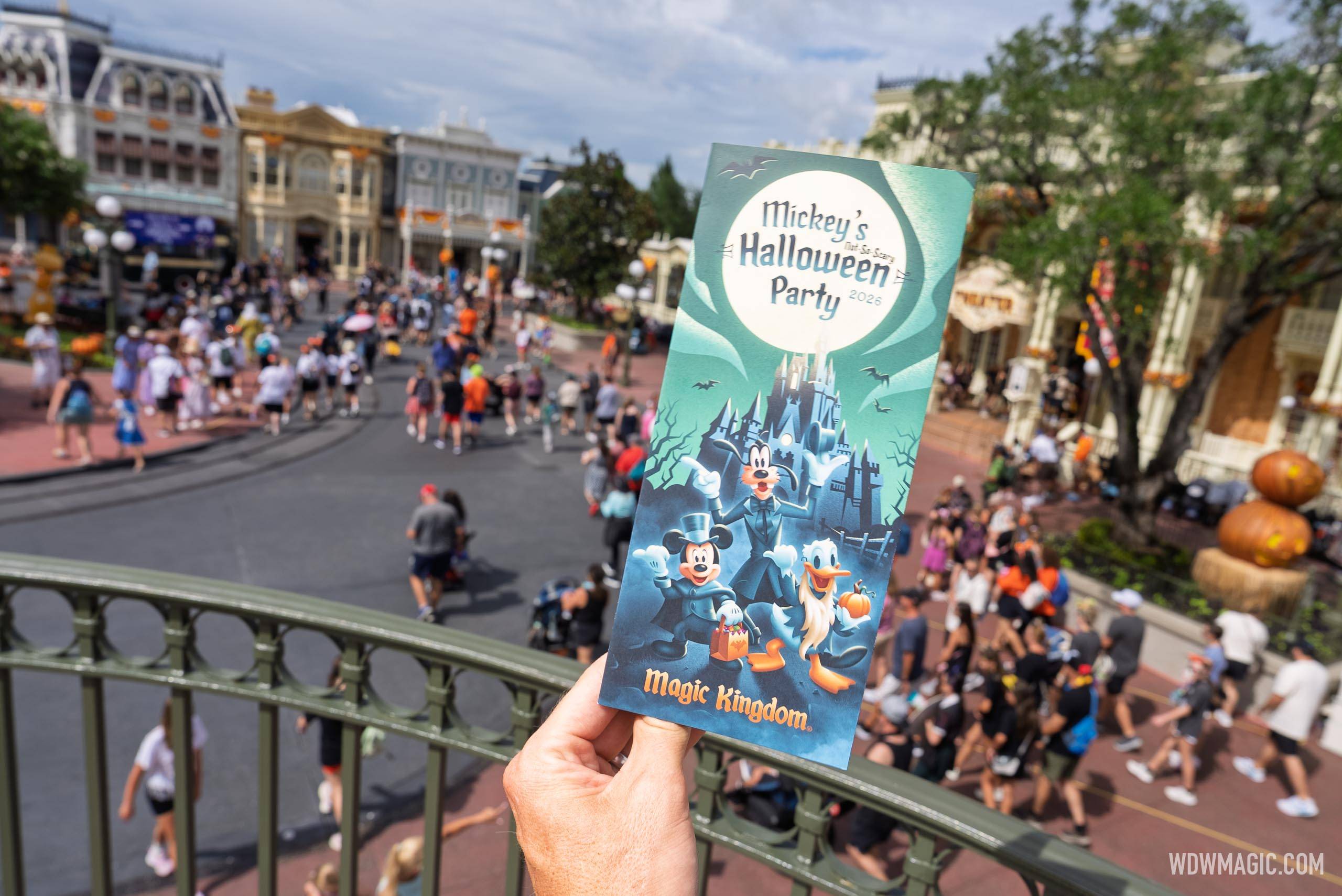 Mickey's Not-So-Scary Halloween Party 2026: Official Guidemap Front and Back