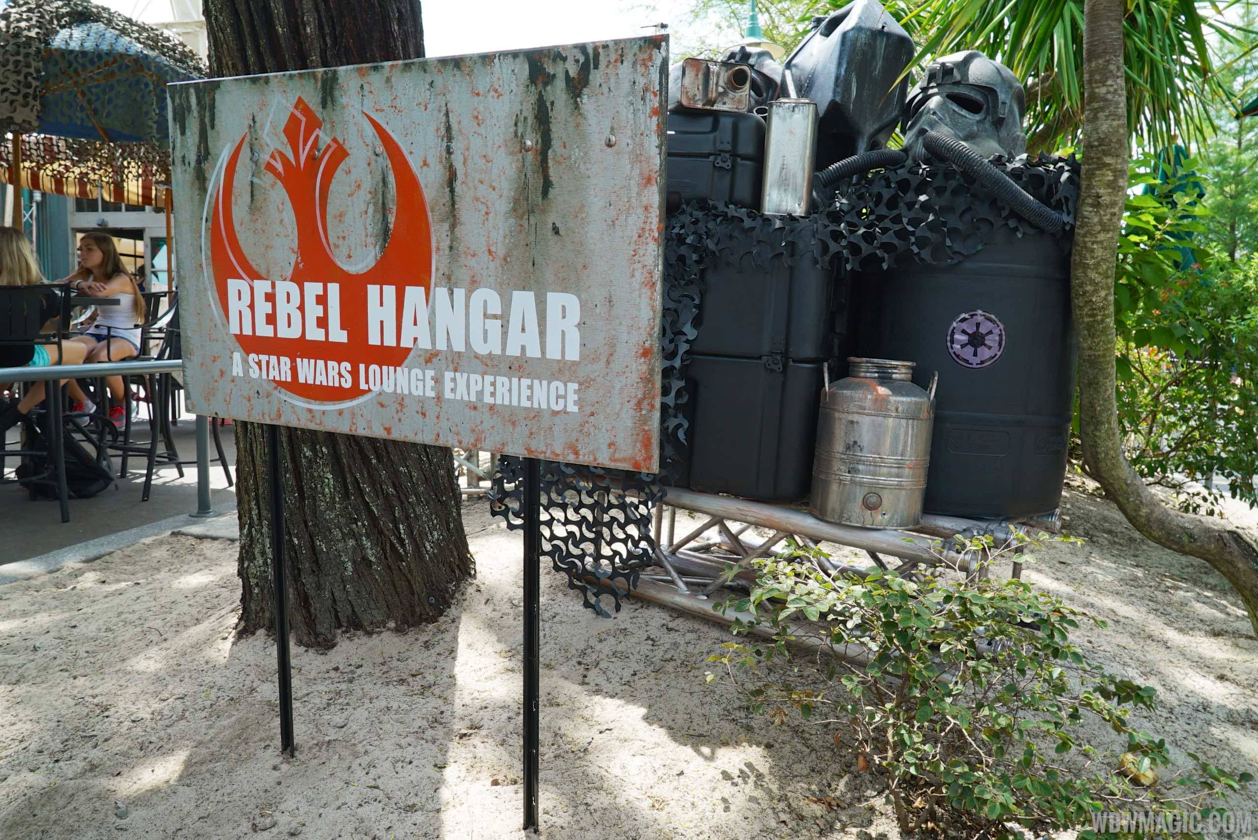 2015 Star Wars Weekends - Rebel Hangar A Star Wars Lounge Experience
