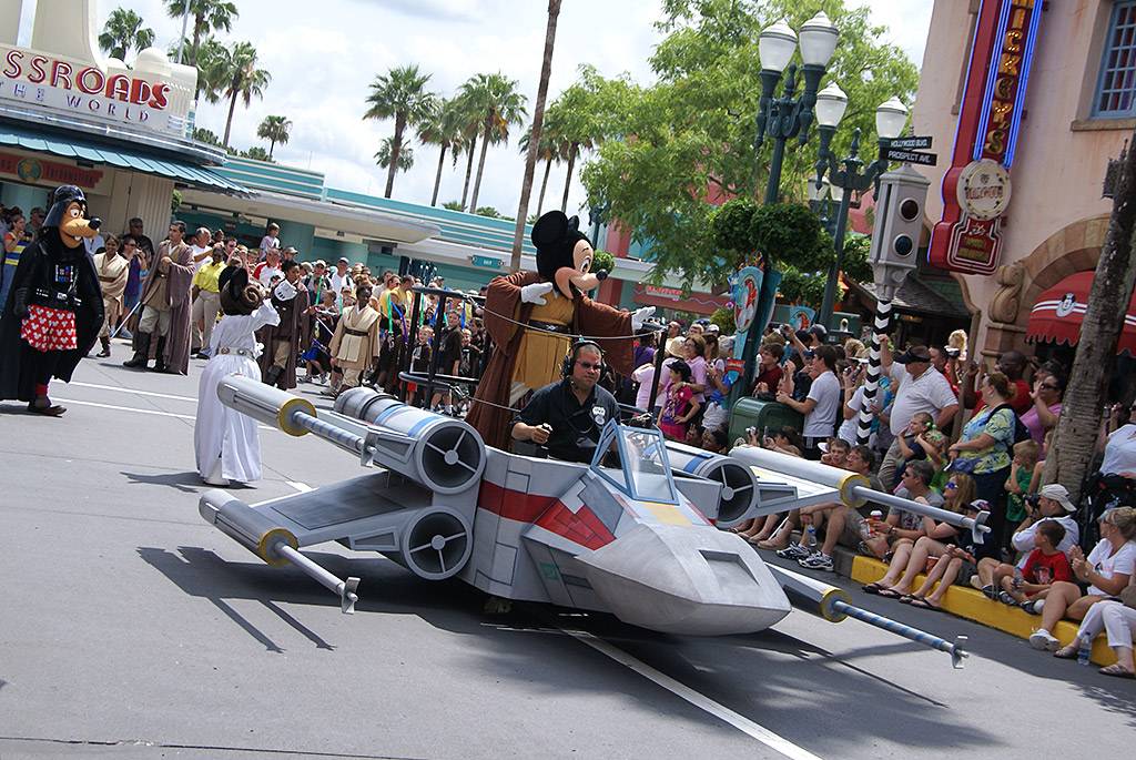 Jedi Mickey, Leia Minnie, and Vader Goofy