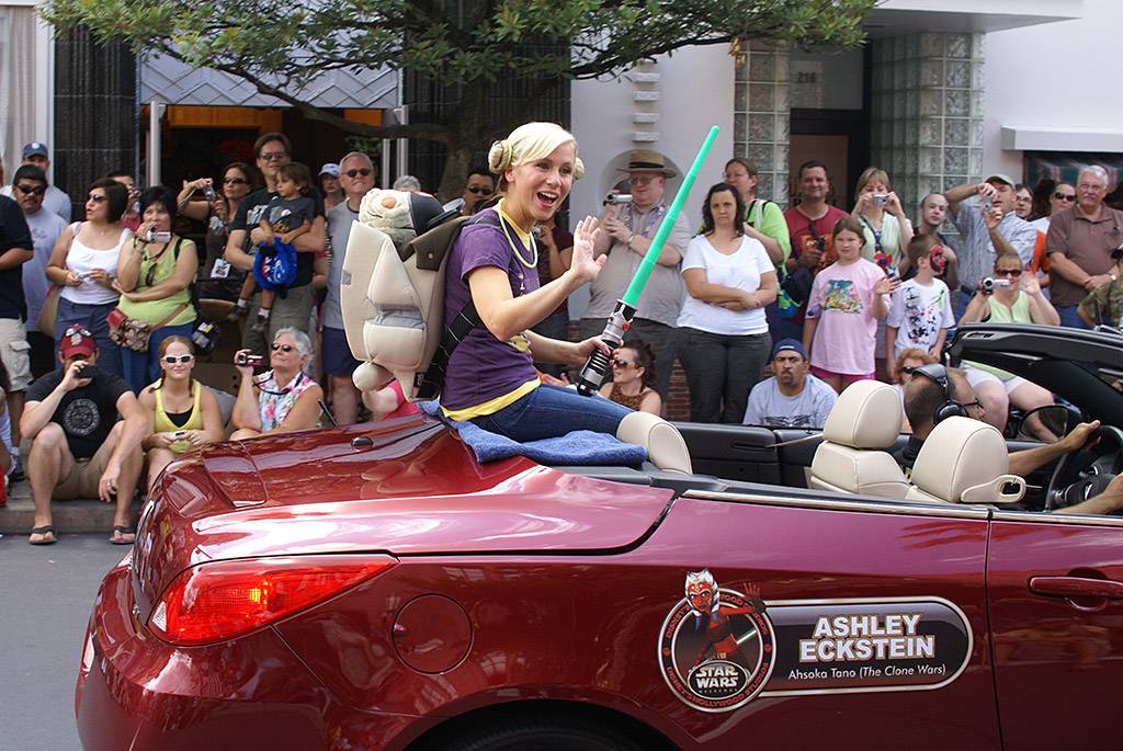 2009 Star Wars Weekends Celebrity Motorcade - Ashley Eckstein (voice of Ahsoka Tano in Star Wars: The Clone Wars)